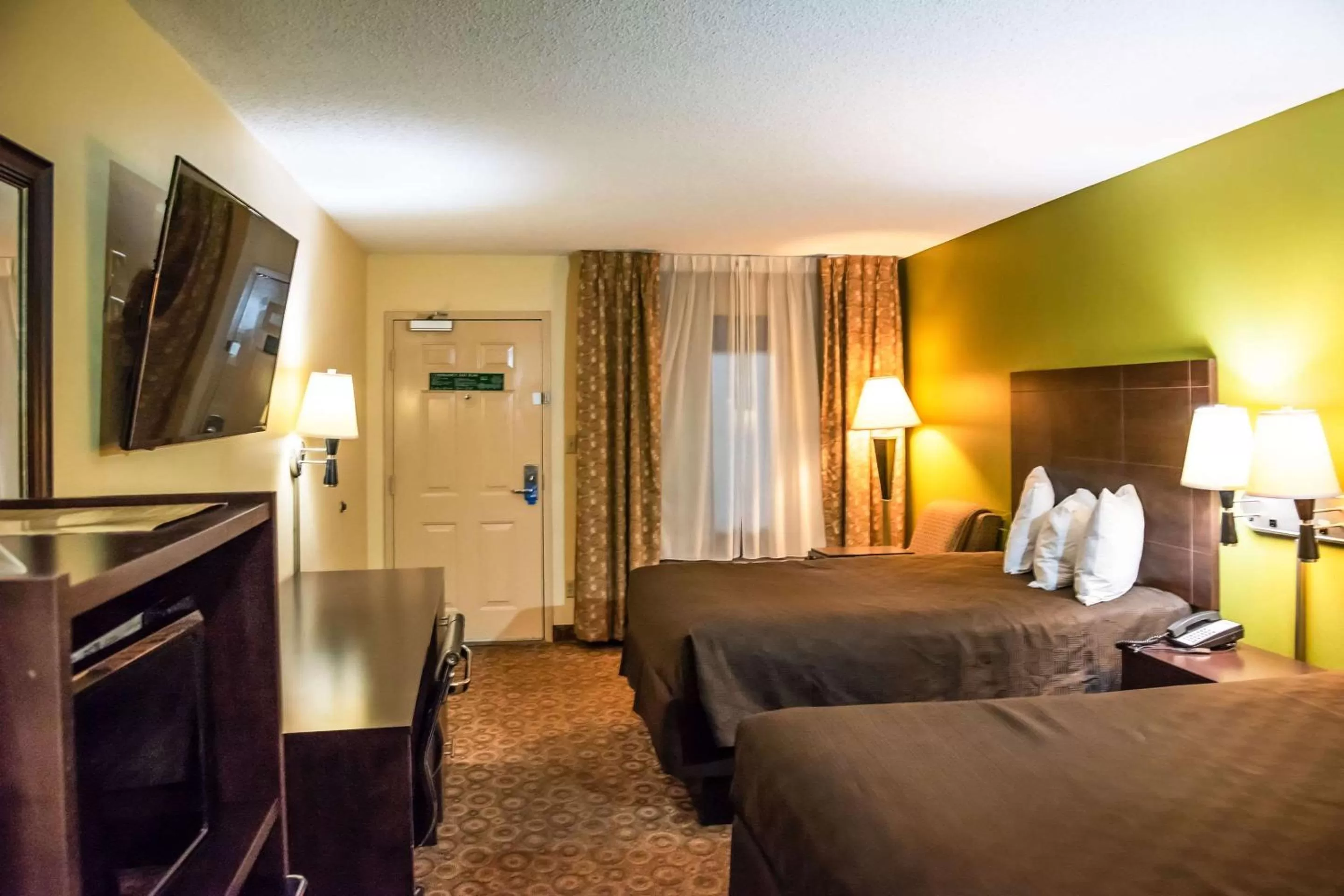 Photo of the whole room, Bed in Rodeway Inn & Suites Clarksville near Governors Square Mall