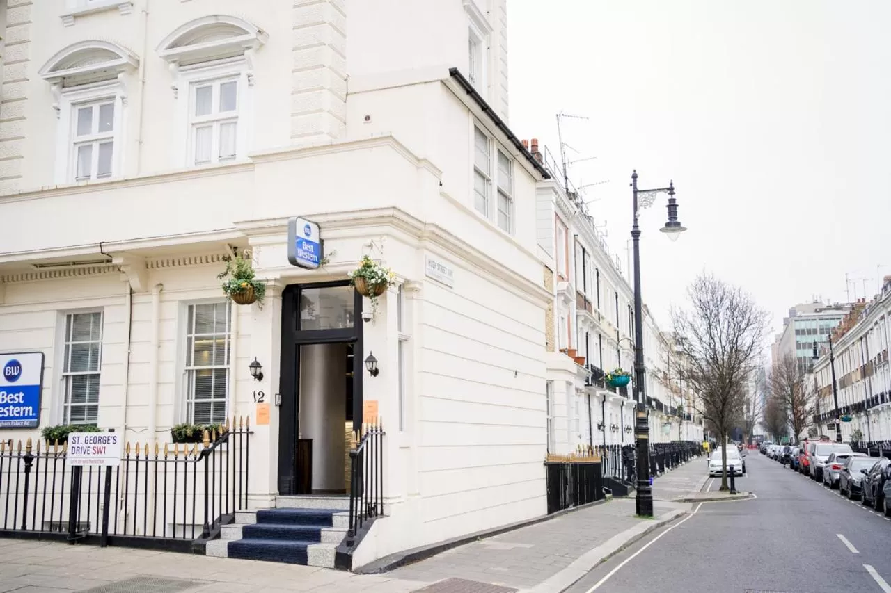 Property building in Best Western Buckingham Palace Rd