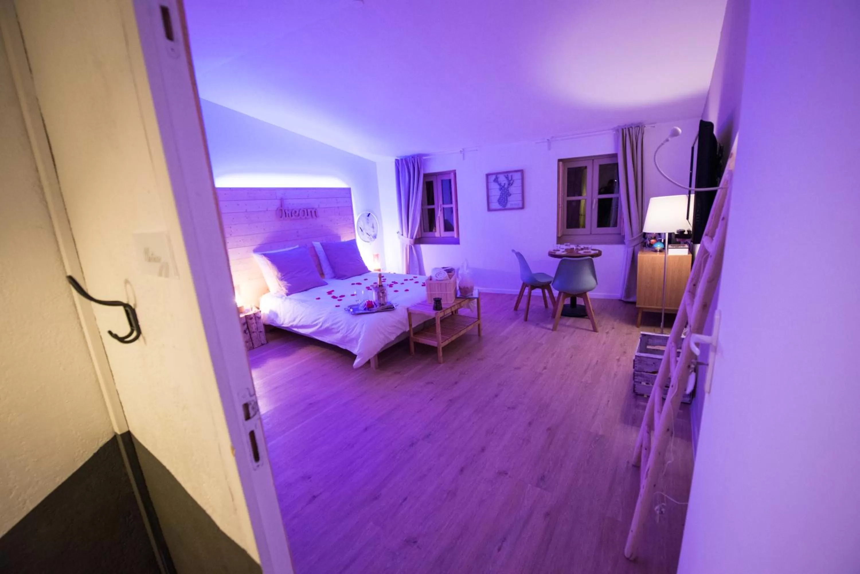 Photo of the whole room, Bed in La Maison Gustave