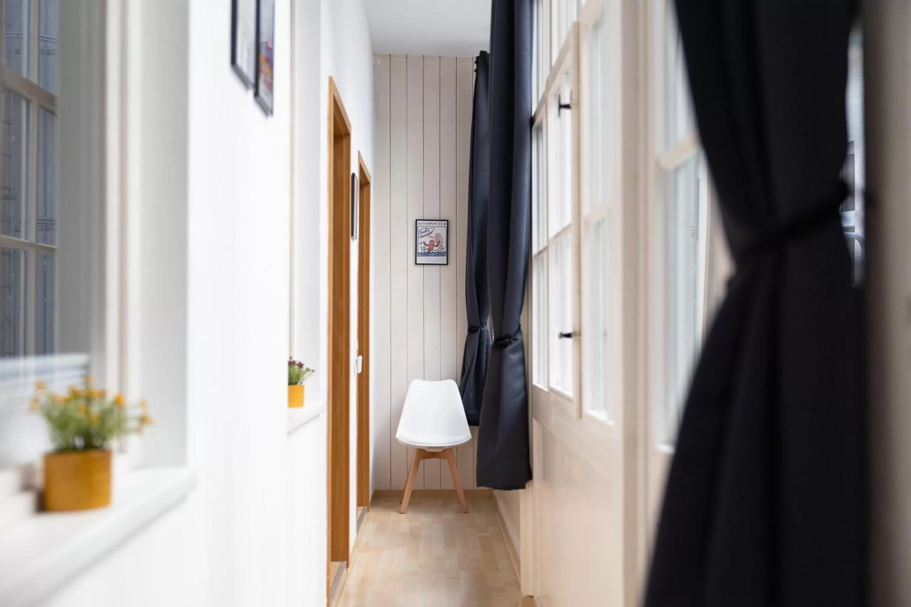 Facade/entrance in Ko-Living Space an der Oper - Street Art Design Apartments