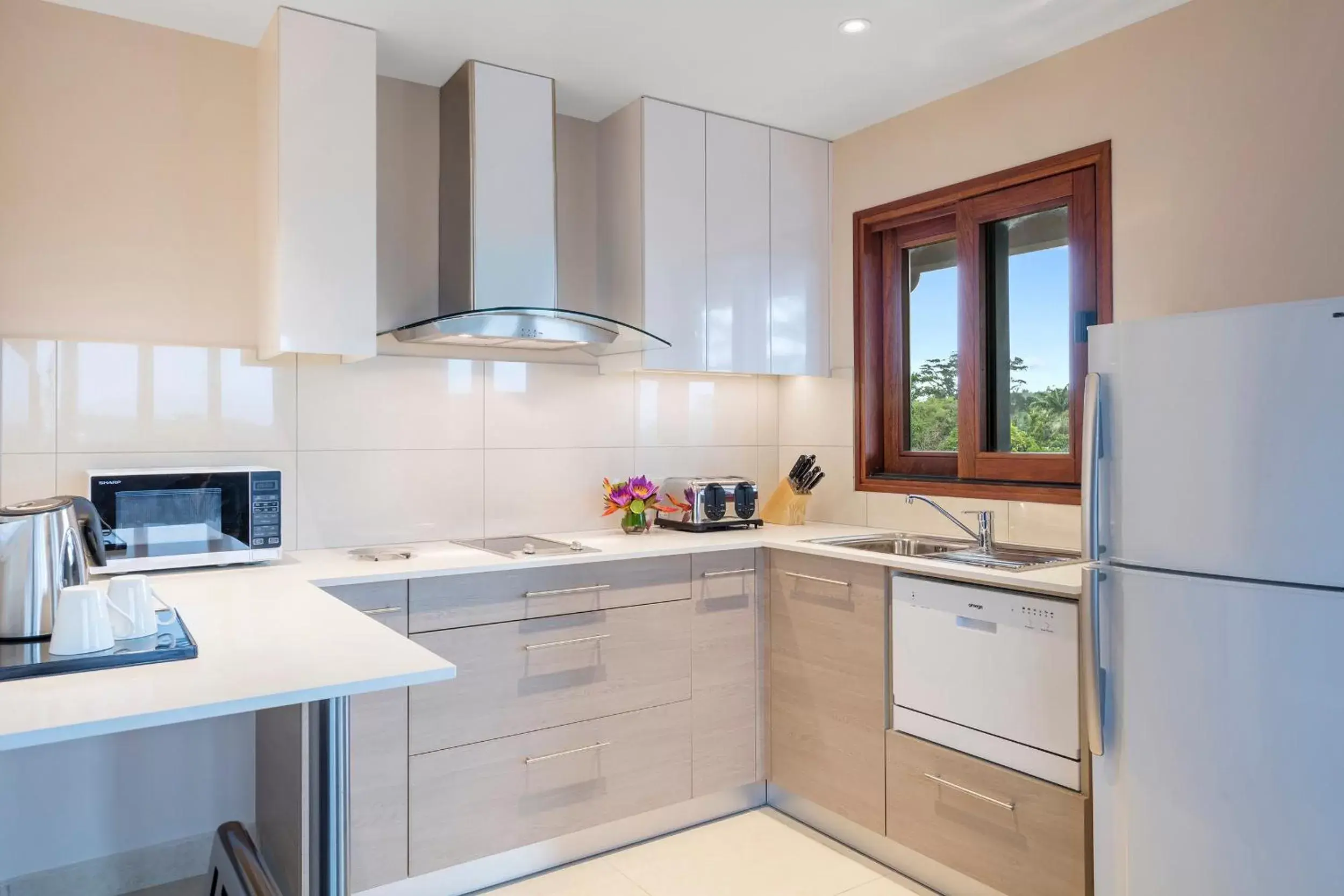 King Studio with Street View - Stair Access Only/ Non-Smoking in Ramada Resort by Wyndham Port Vila King Studio with Street View - Stair Access Only/ Non-Smoking in Ramada Resort by Wyndham Port Vila