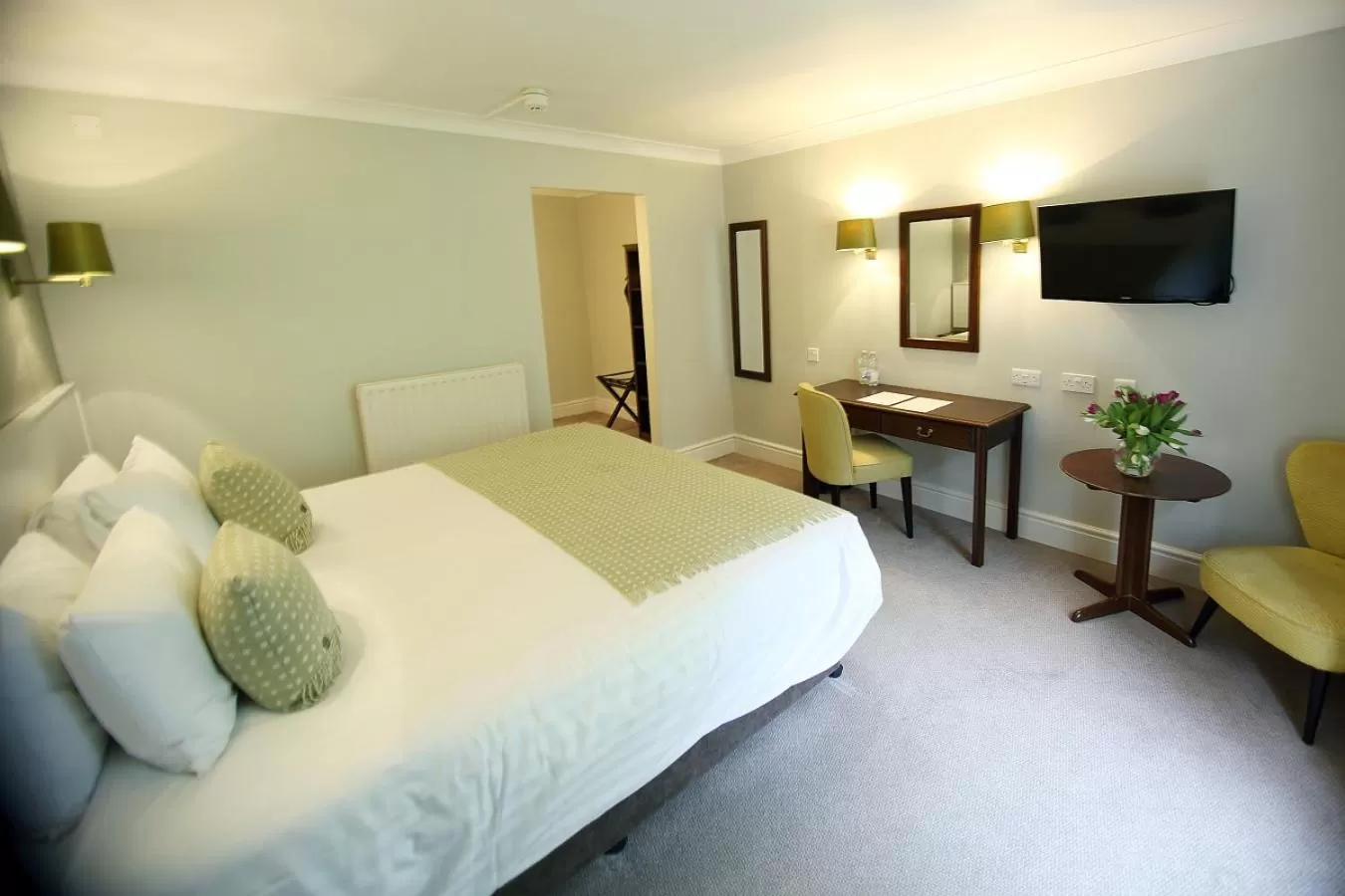 Photo of the whole room, Bed in Mercure Gloucester Bowden Hall Hotel