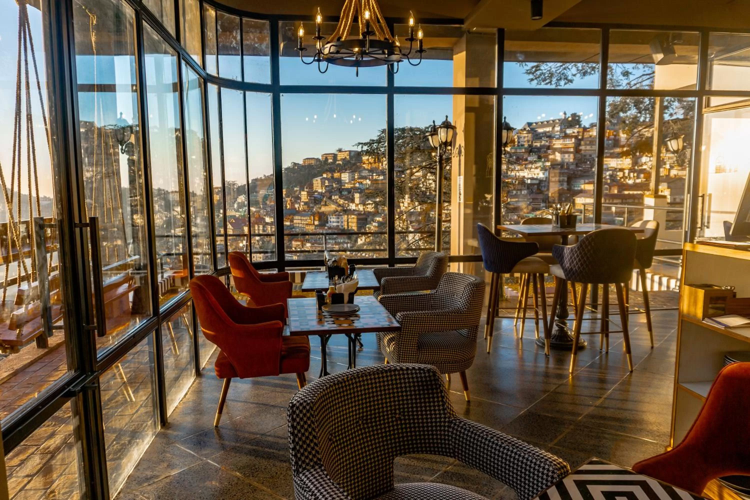 Restaurant/places to eat in Hotel Willow Banks Shimla