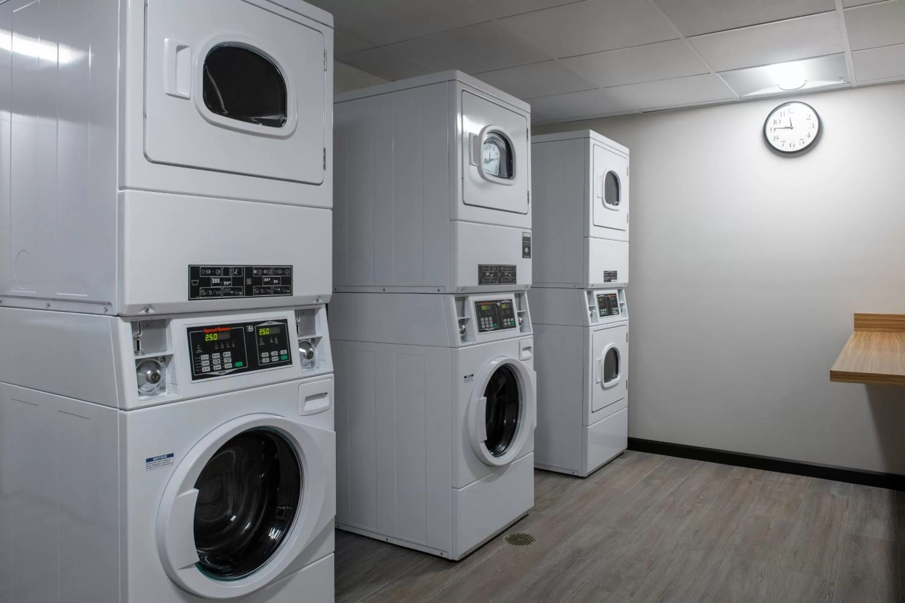 laundry in TownePlace Suites by Marriott Orlando Airport