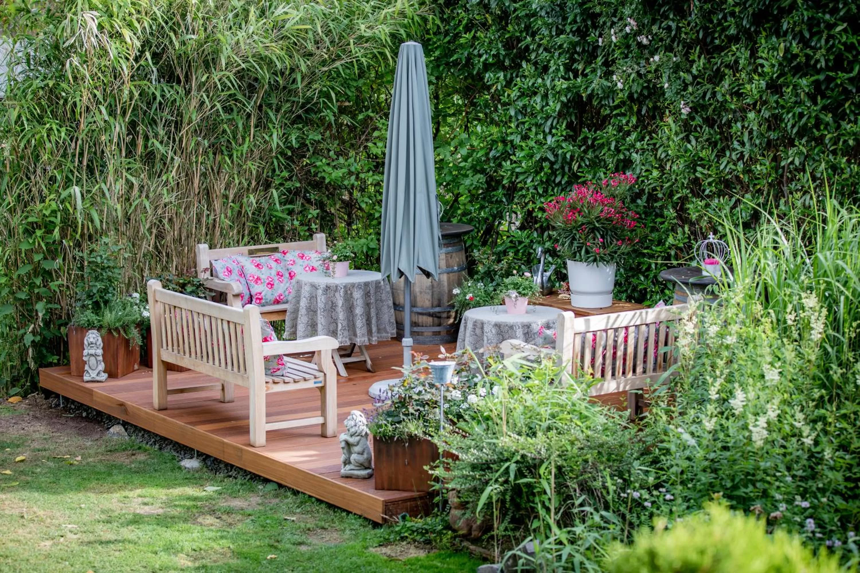 Garden in The Little Britain Inn Themed Hotel One of a Kind In Europe