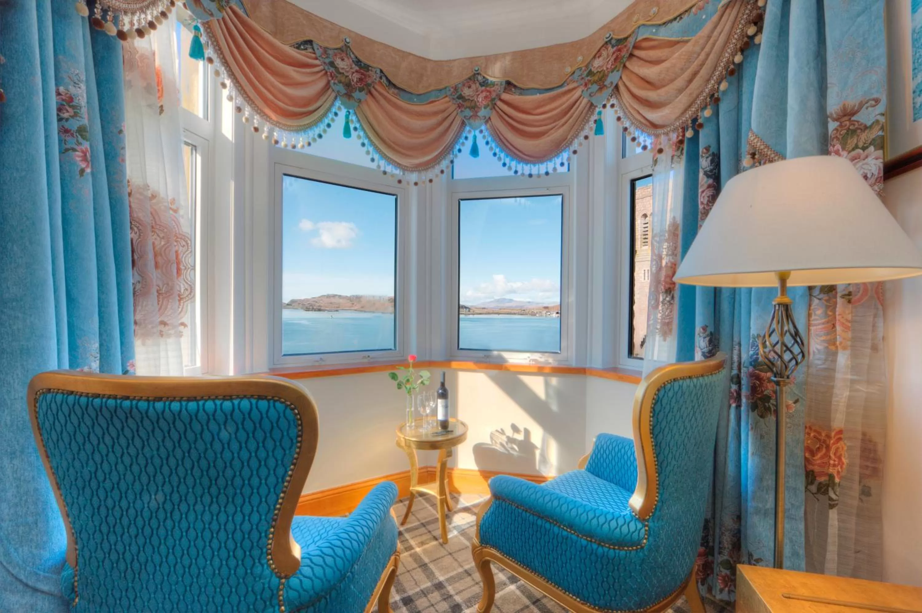 Seating area in Muthu Alexandra Hotel