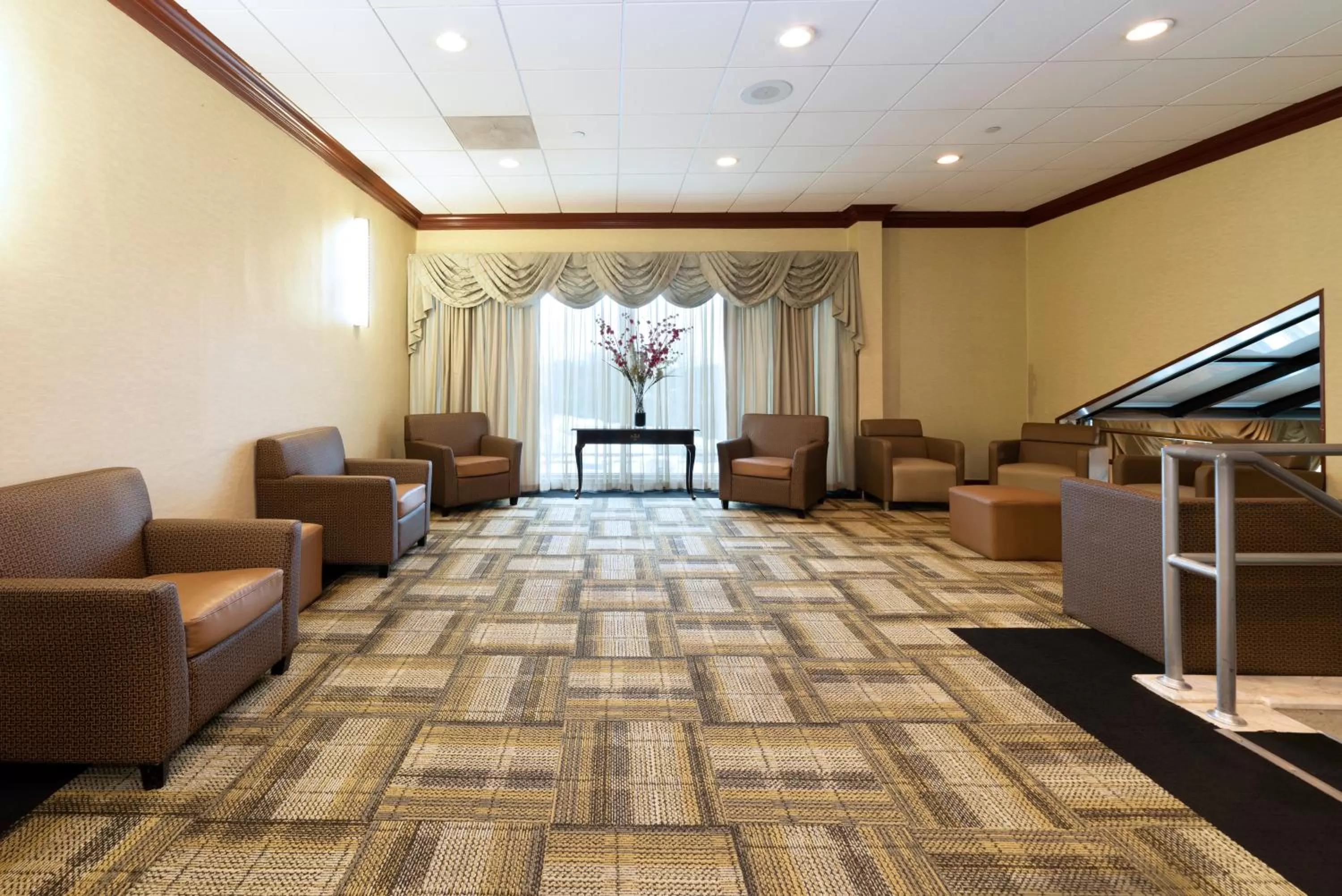 Lobby or reception in Wyndham Garden Totowa