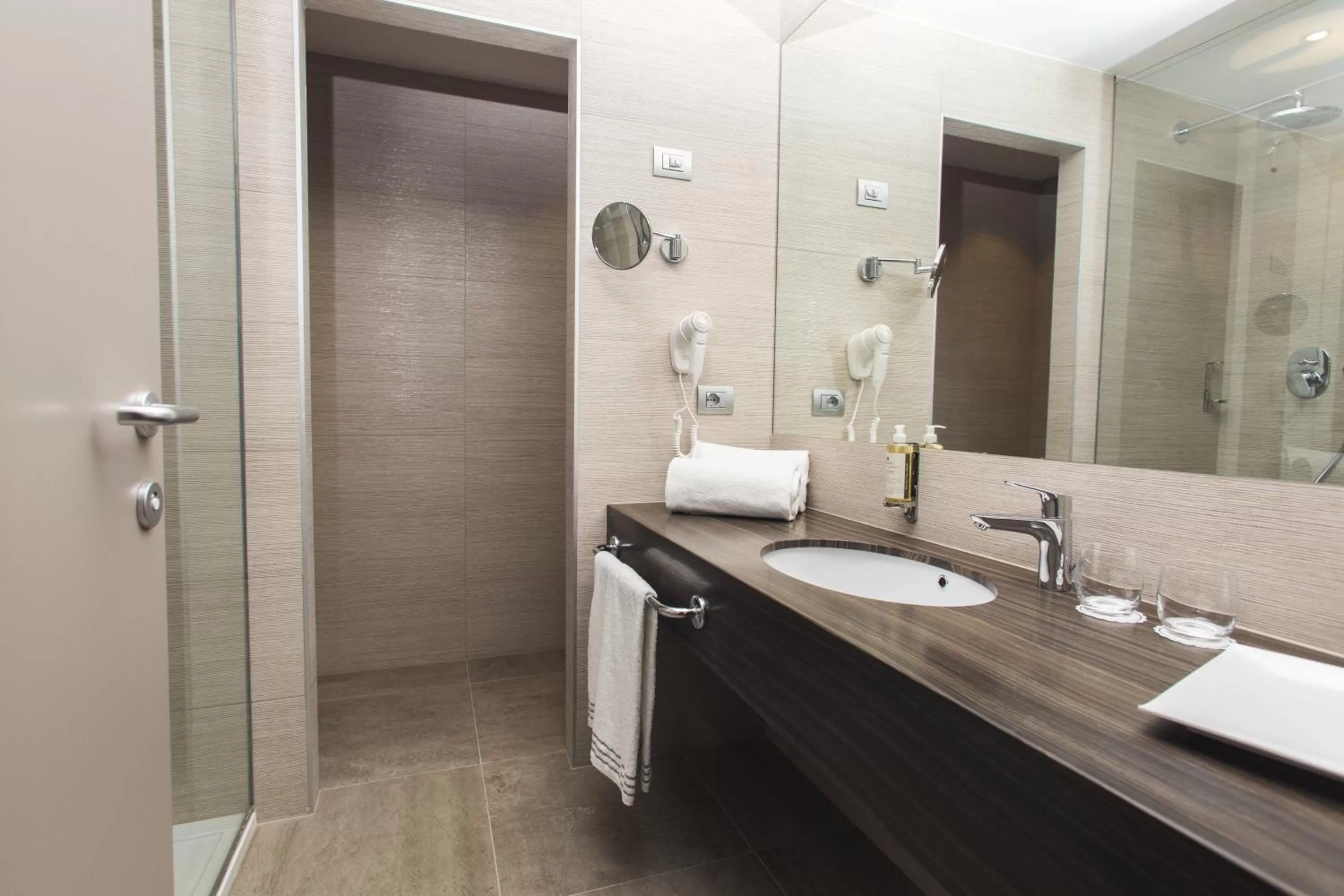 Bathroom in Diamante MHotel