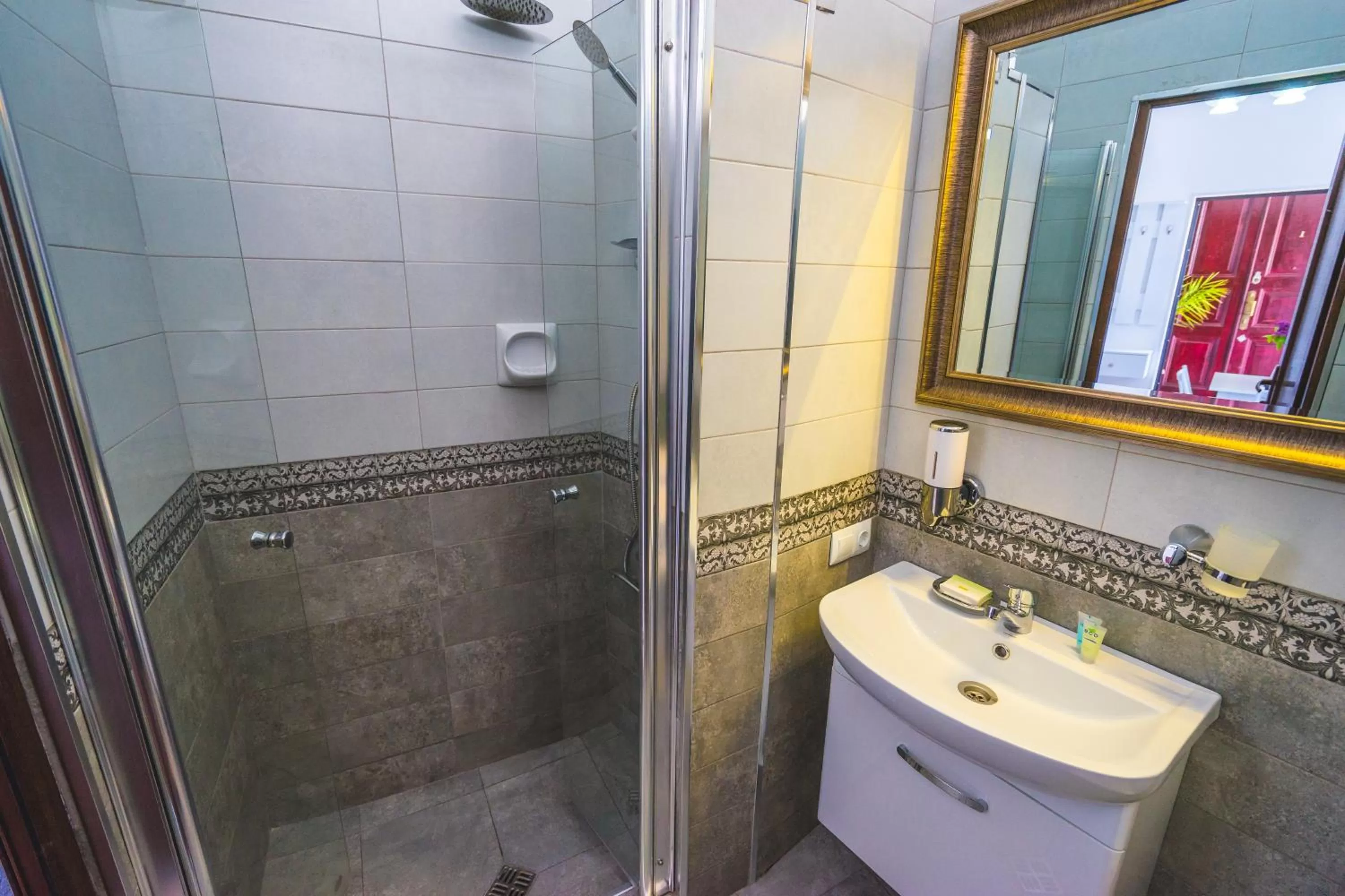 Bathroom in Silver Hotel