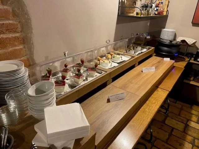 Kitchen/Kitchenette in Hotel and restaurant Via Ironia