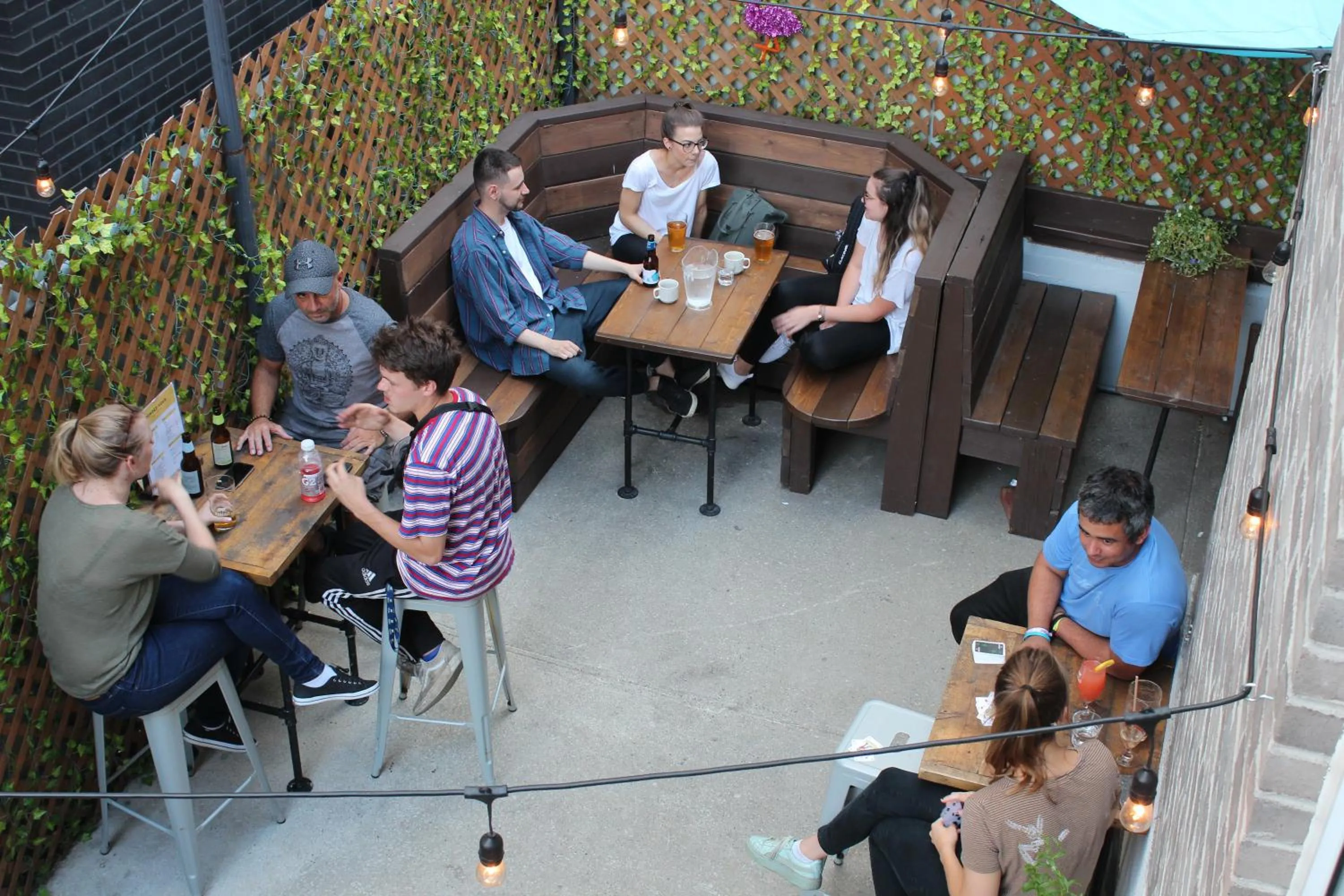 Balcony/Terrace in Samesun Montreal Hotel & Hostel