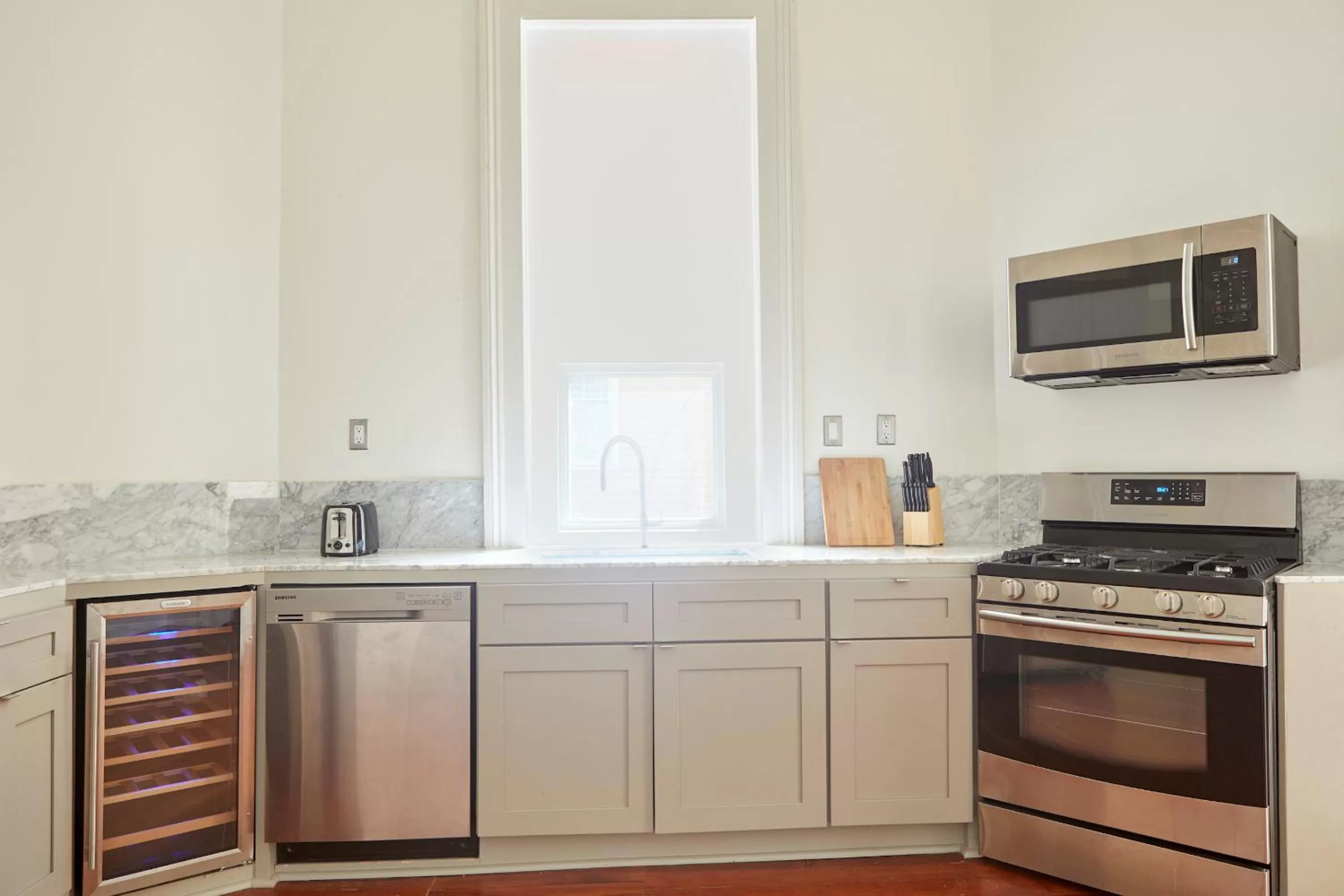 Living room, Kitchen/Kitchenette in Sonder at Par L'Eau