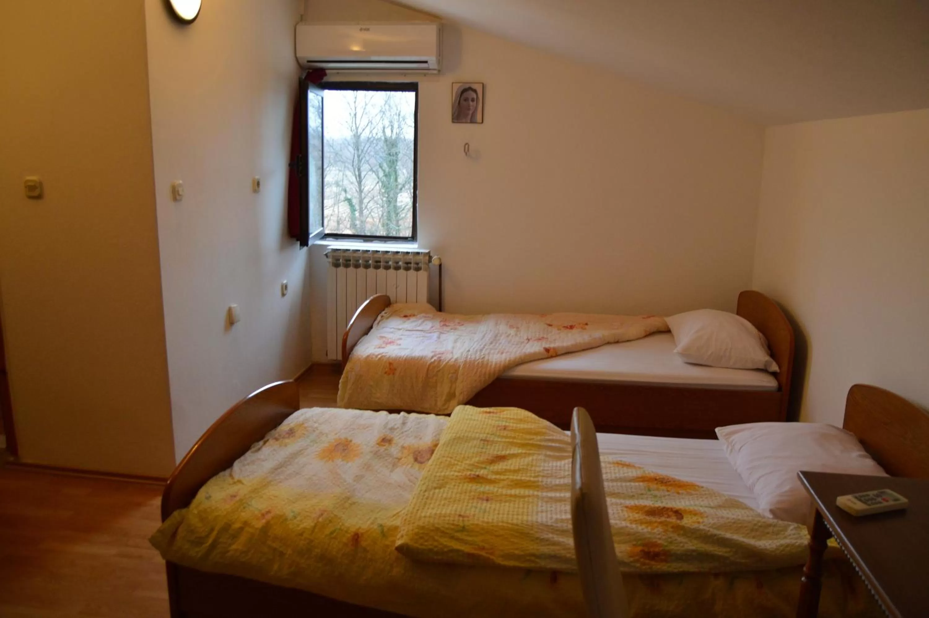 Photo of the whole room, Bed in Pansion Modana Medjugorje
