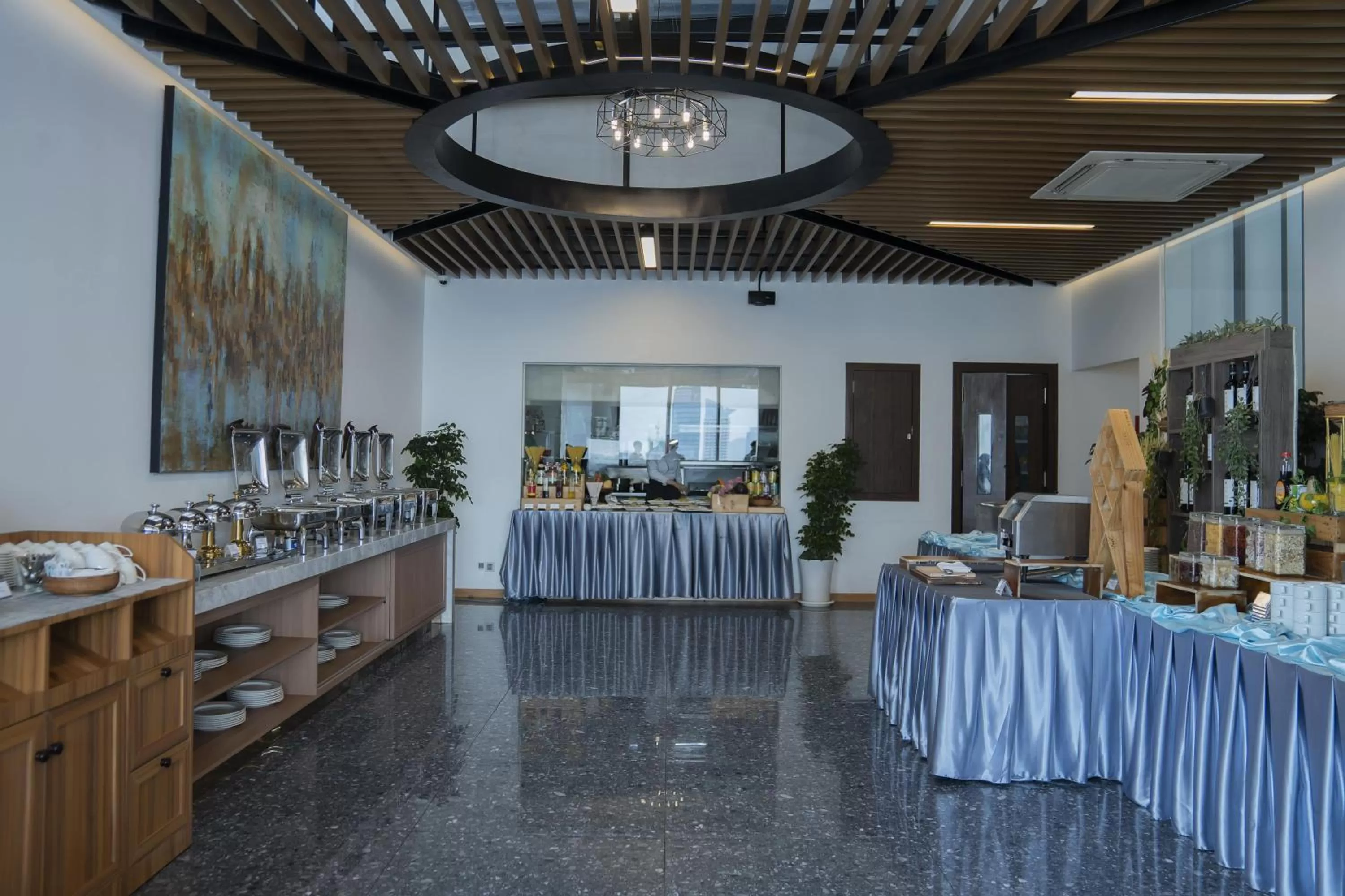 Restaurant/places to eat in Sensory Park Urban Hotel