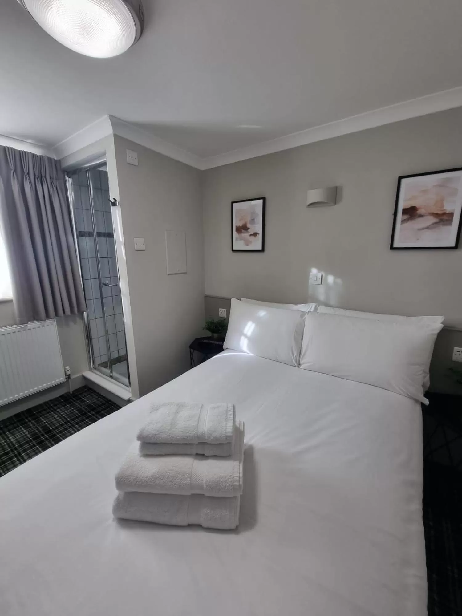 Bed in Howard Winchester Hotel