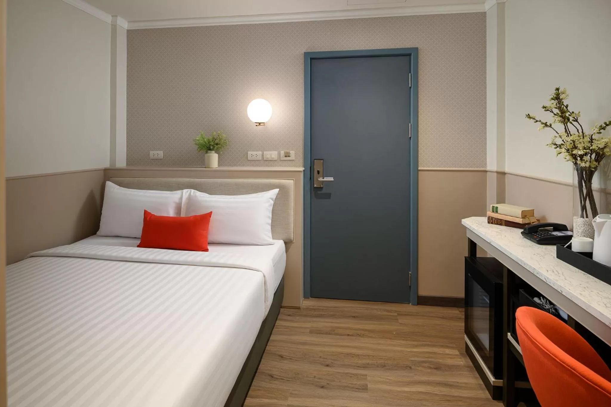 Bed in The Mulberry Bangkok Khaosan Road