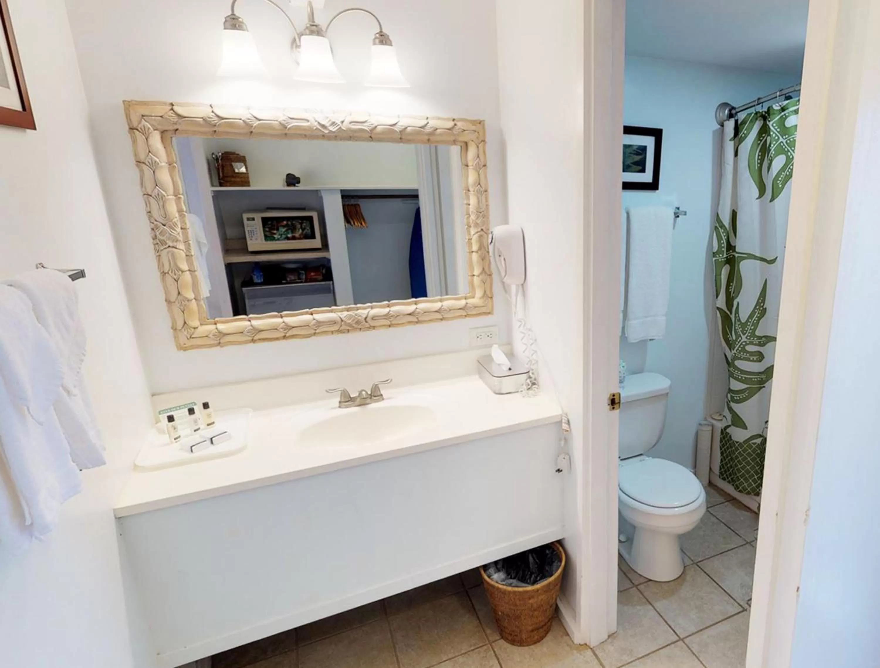Bathroom in Hotel Moloka'i
