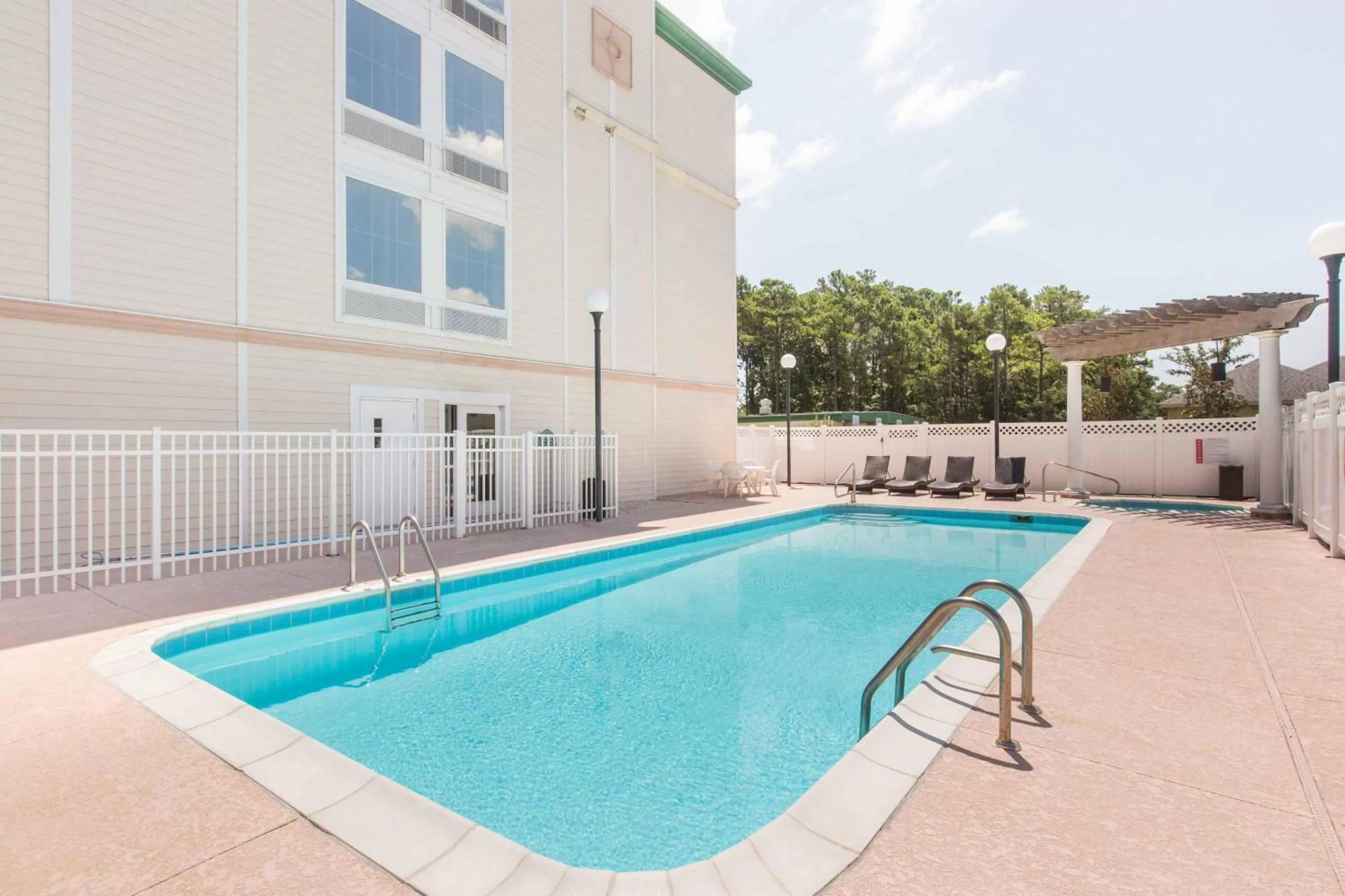 Swimming pool in Wingate By Wyndham Southport