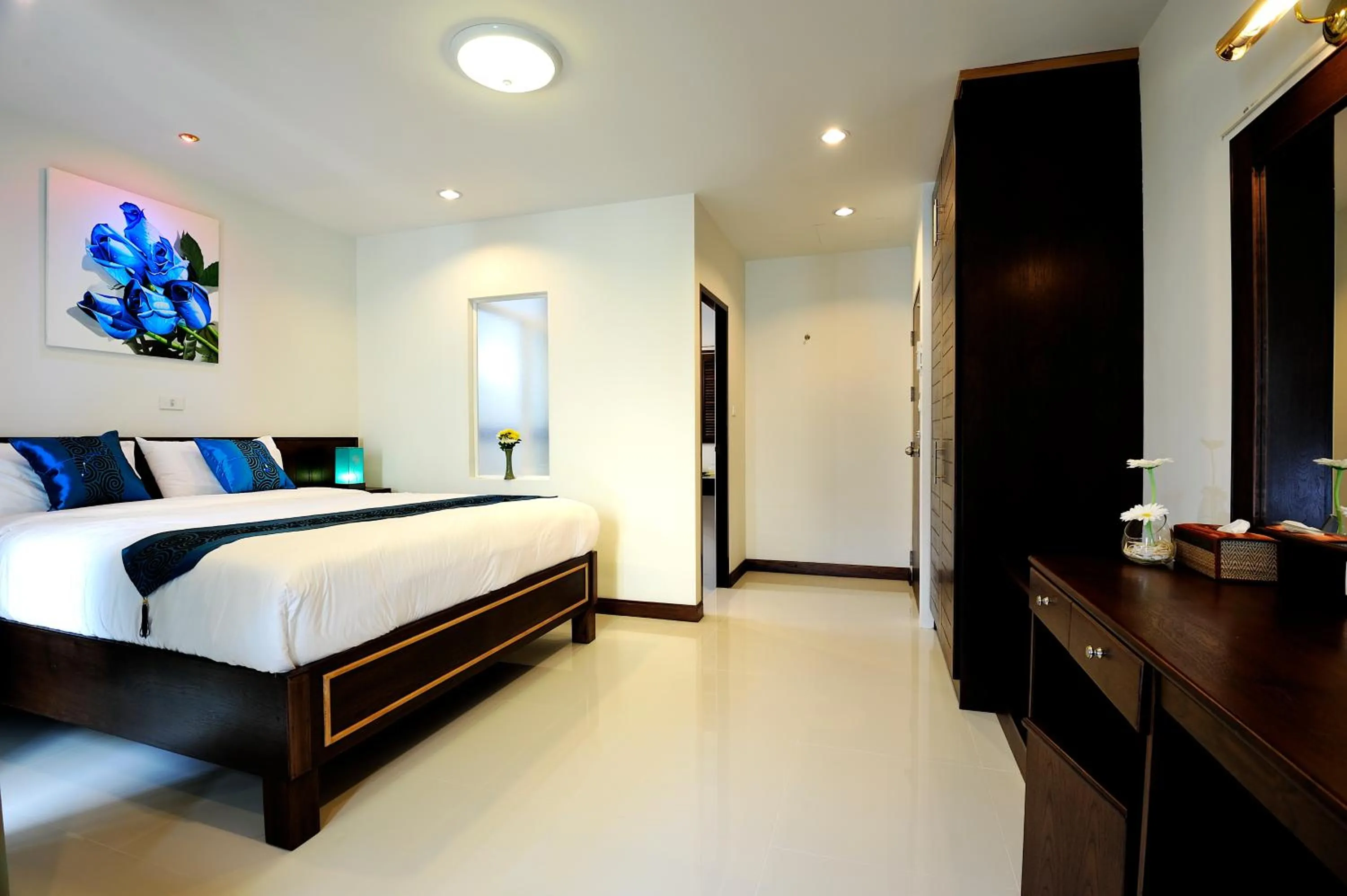 Bed in Ruen Buathong Boutique Hotel Patong Beach