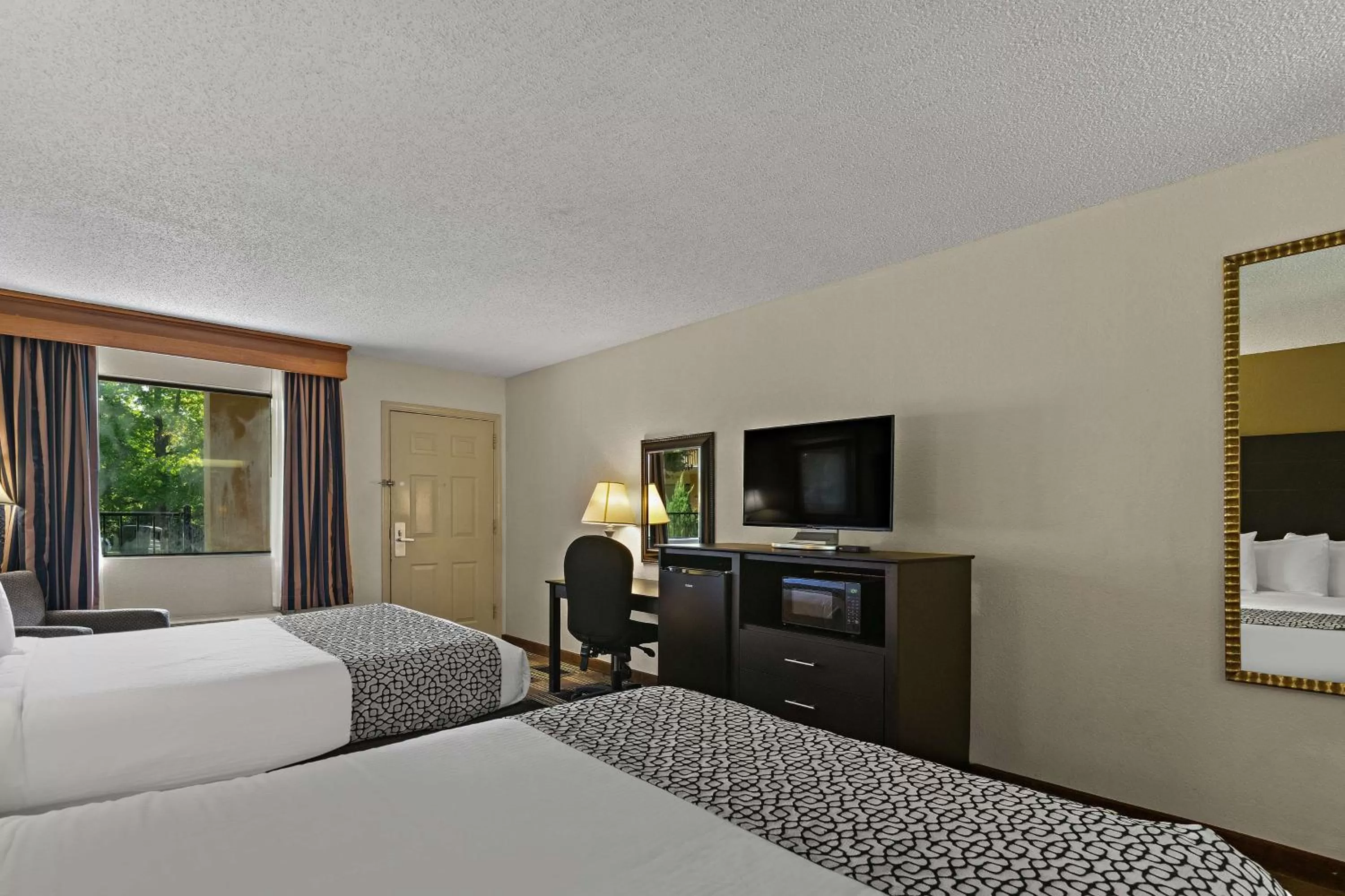 Bedroom, Bed in Best Western Windsor Suites