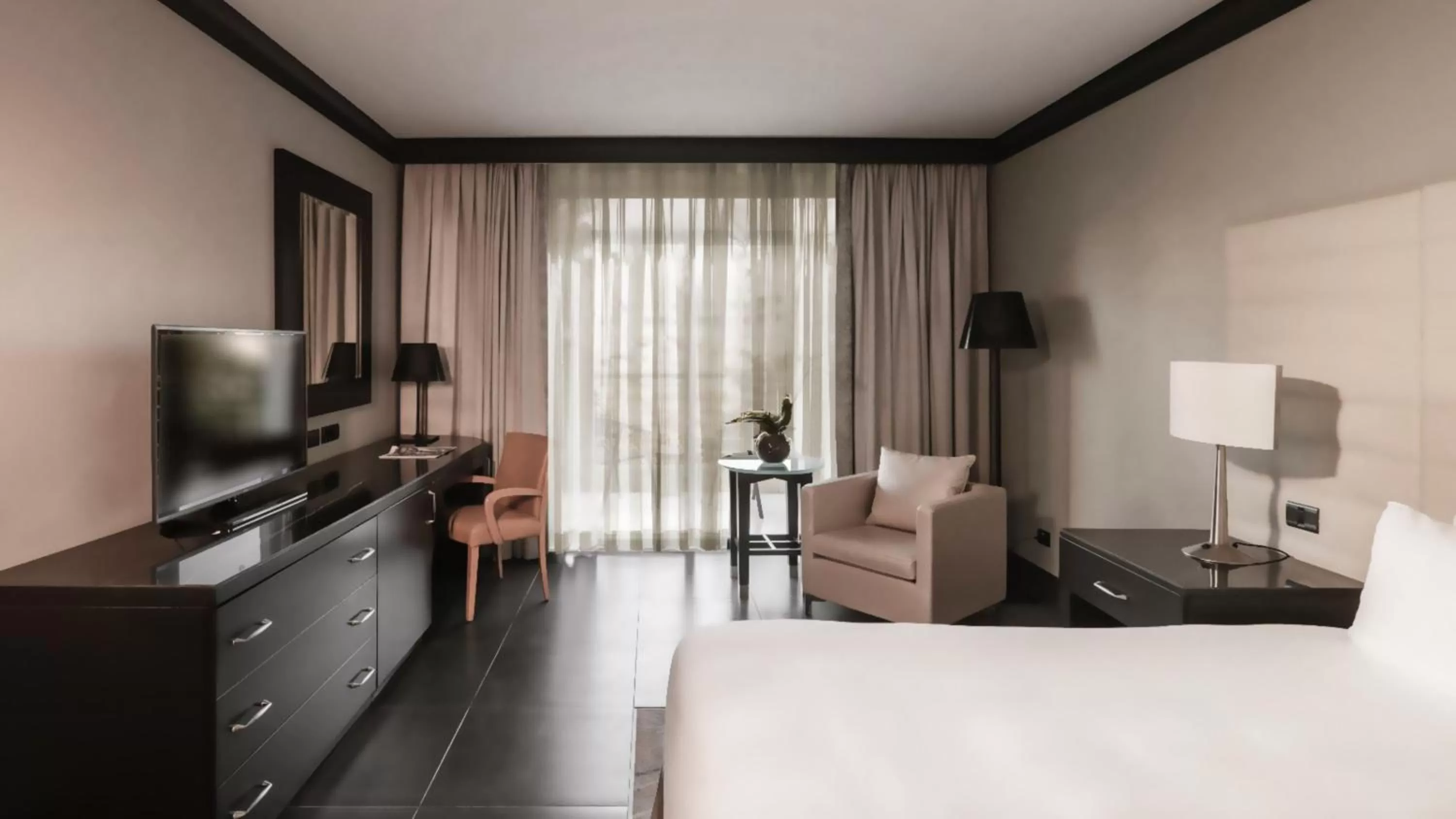 Photo of the whole room, Bed in InterContinental Malta by IHG