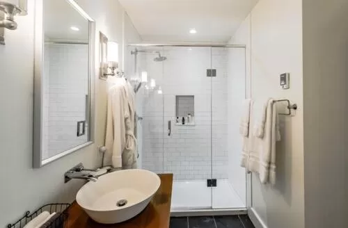 Bathroom in Woodbourne Inn