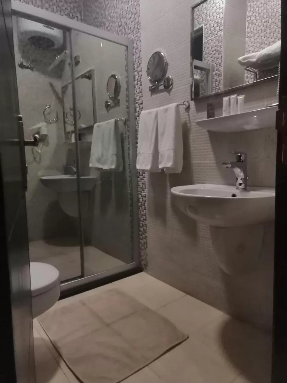 Bathroom in Al-Ahlam Hotel Apartments