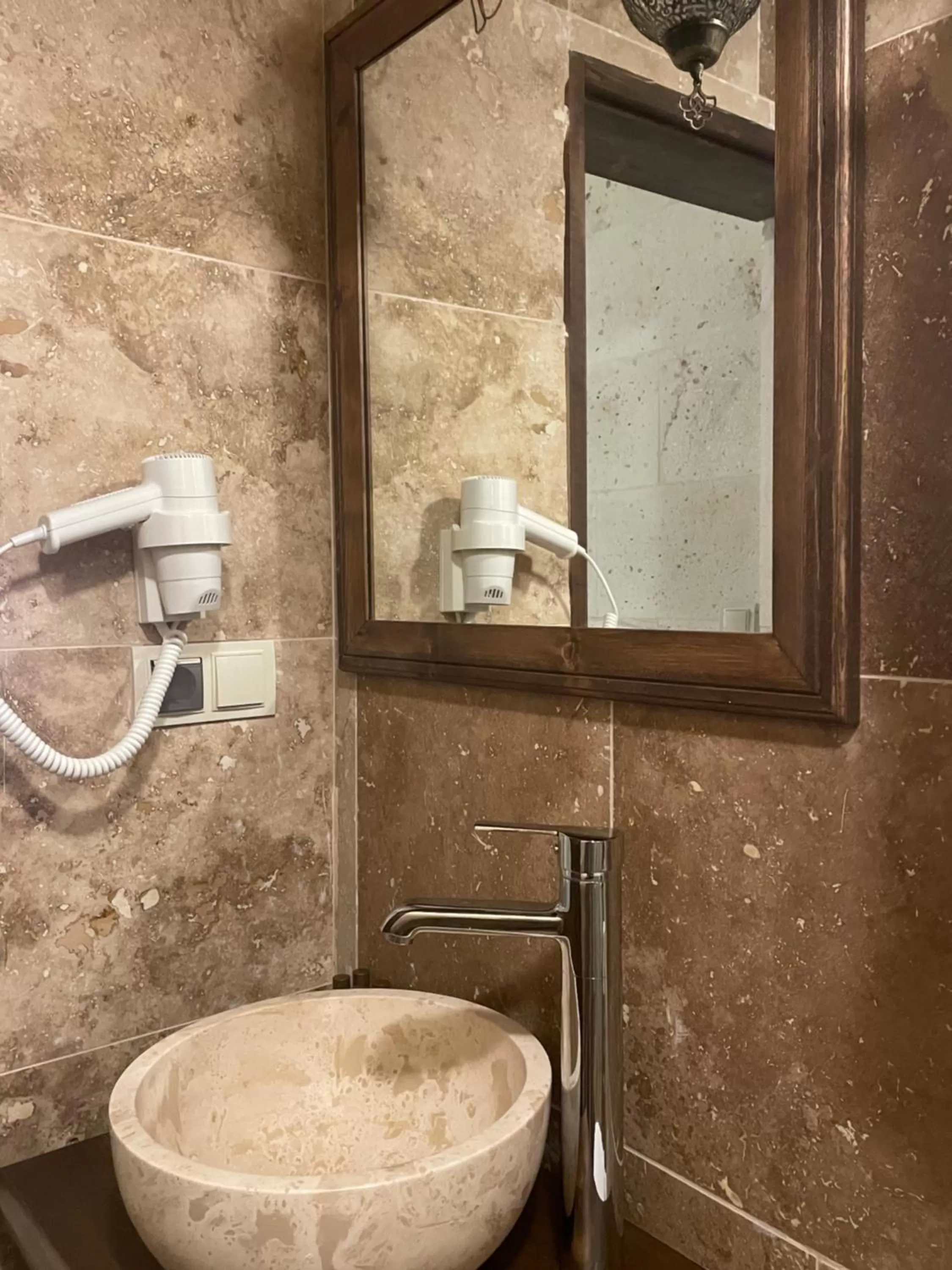 Shower in Virtus Cappadocia Hotel Göreme