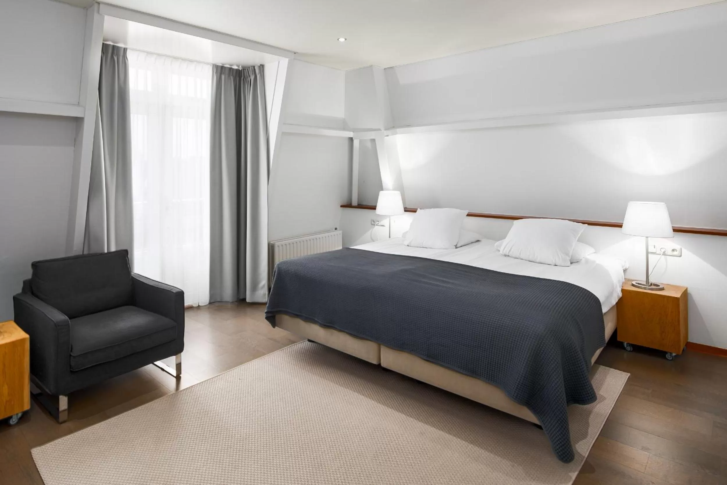 Bedroom, Bed in Strandhotel Domburg