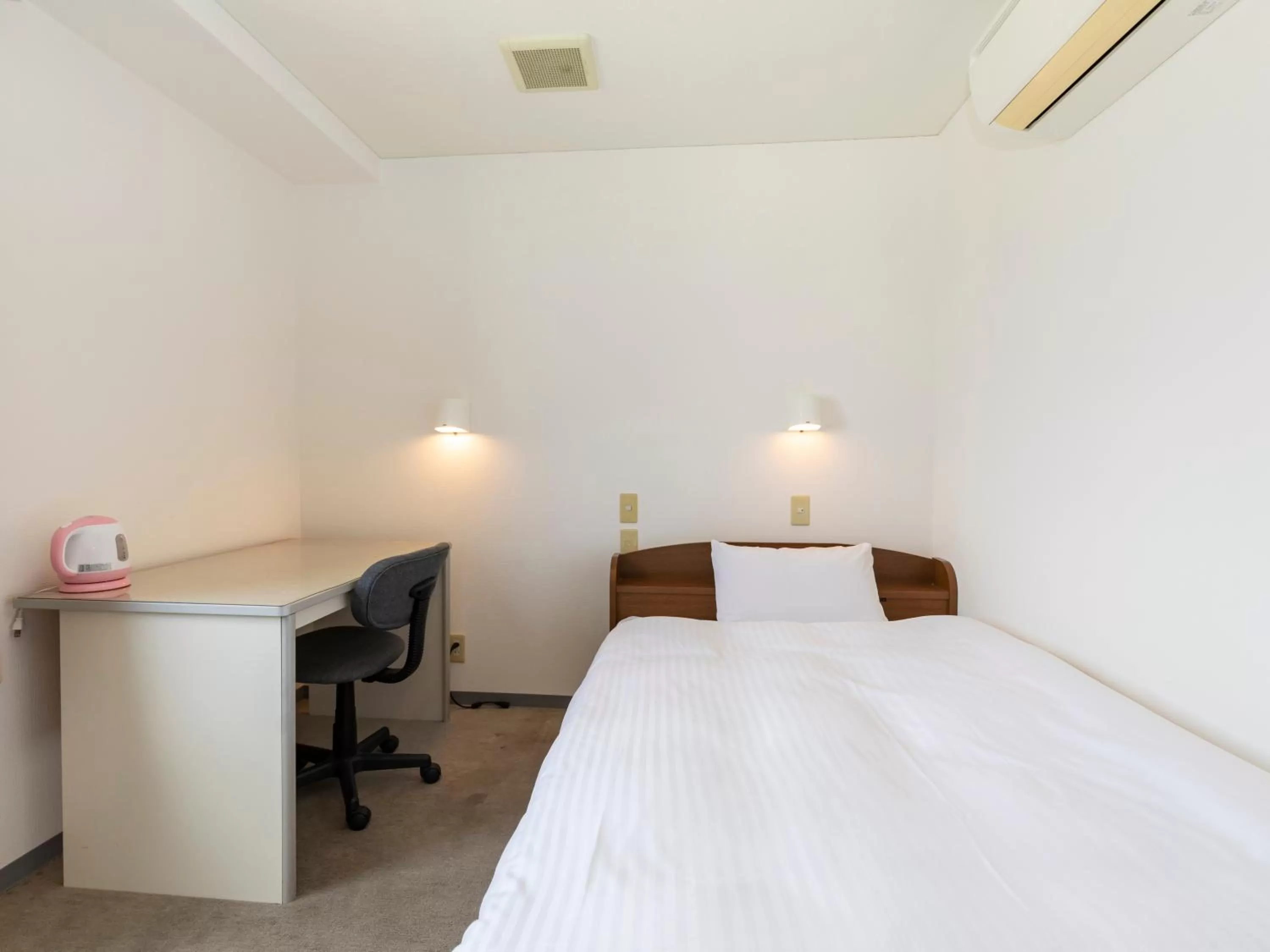 Photo of the whole room, Bed in Tabist Hotel Yuan Akashi
