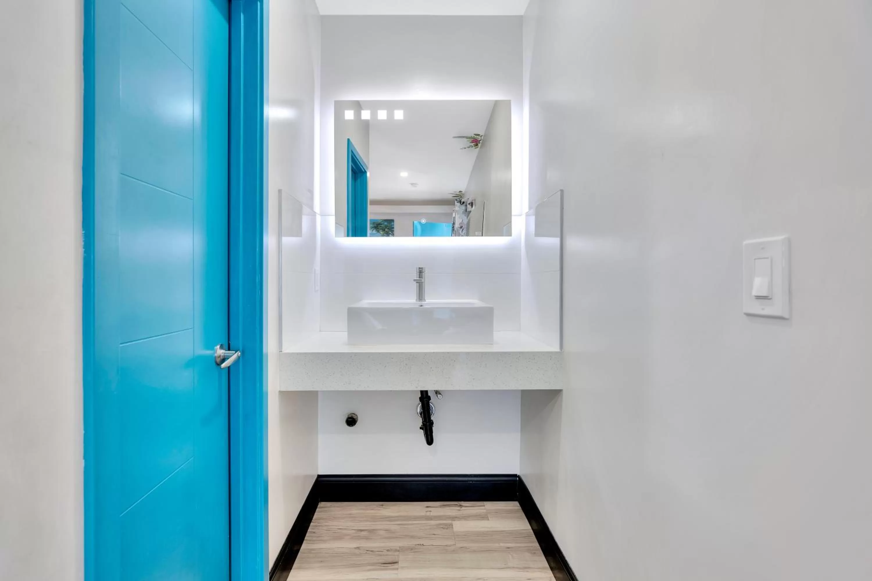 Bathroom in Royal Hawaiian Inn - Mid City, Los Angeles