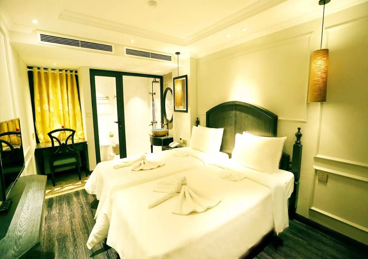 Photo of the whole room, Bed in Hanoi Emerald Waters Hotel Valley