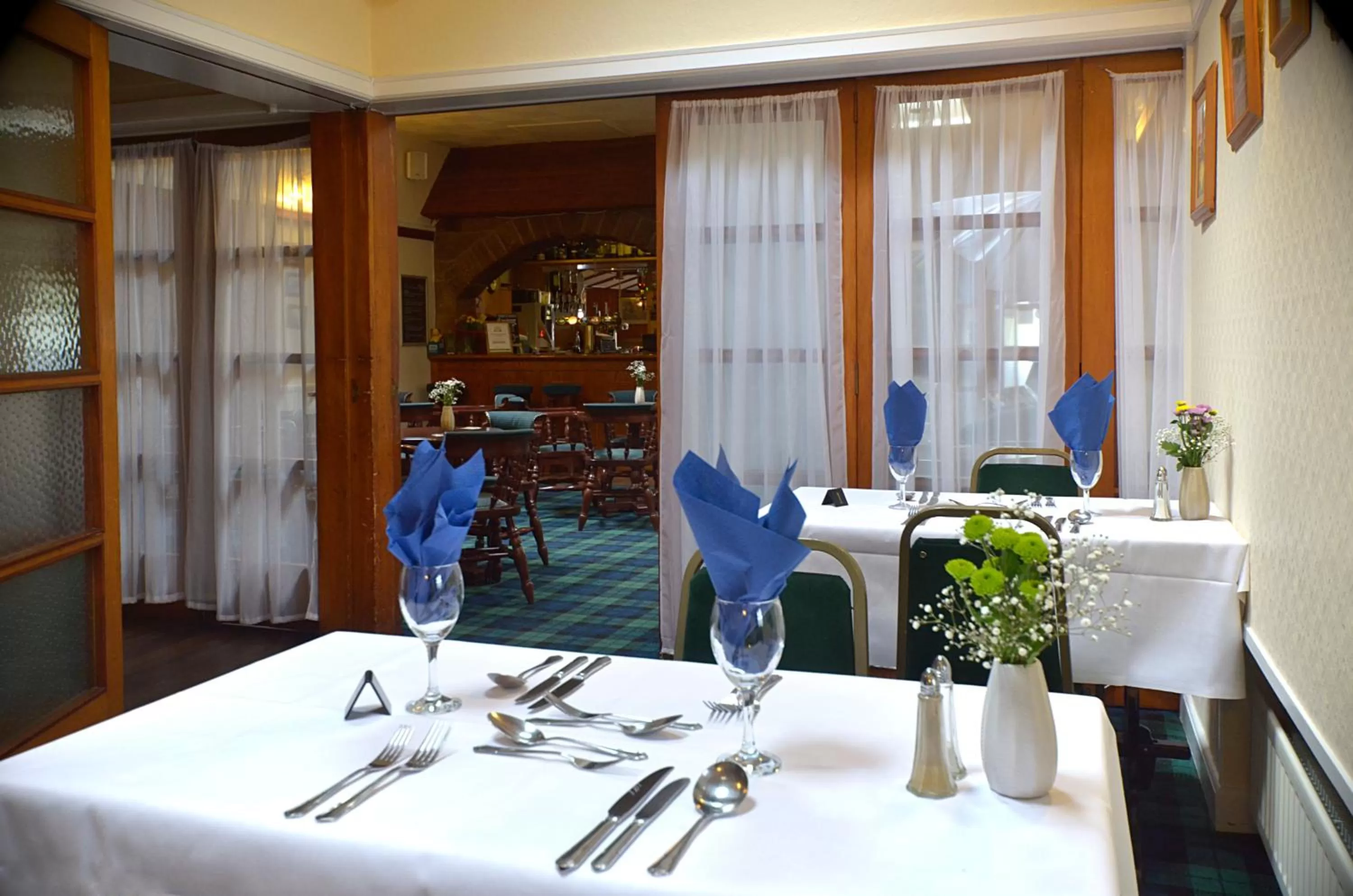 Restaurant/places to eat in Auld Cross Keys Inn