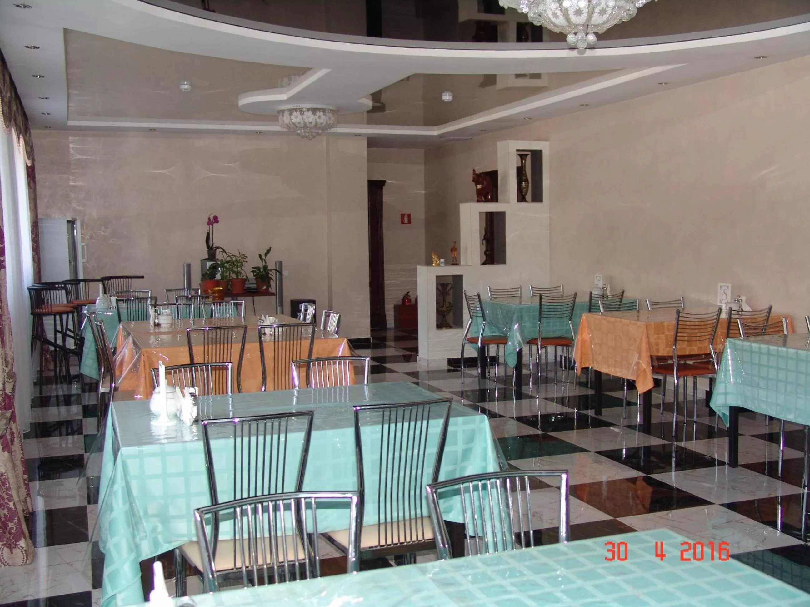 Restaurant/Places to Eat in Zhaylau Hotel