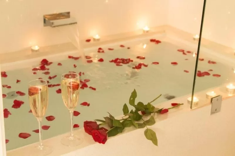 Bathroom in Byron Central Apartments