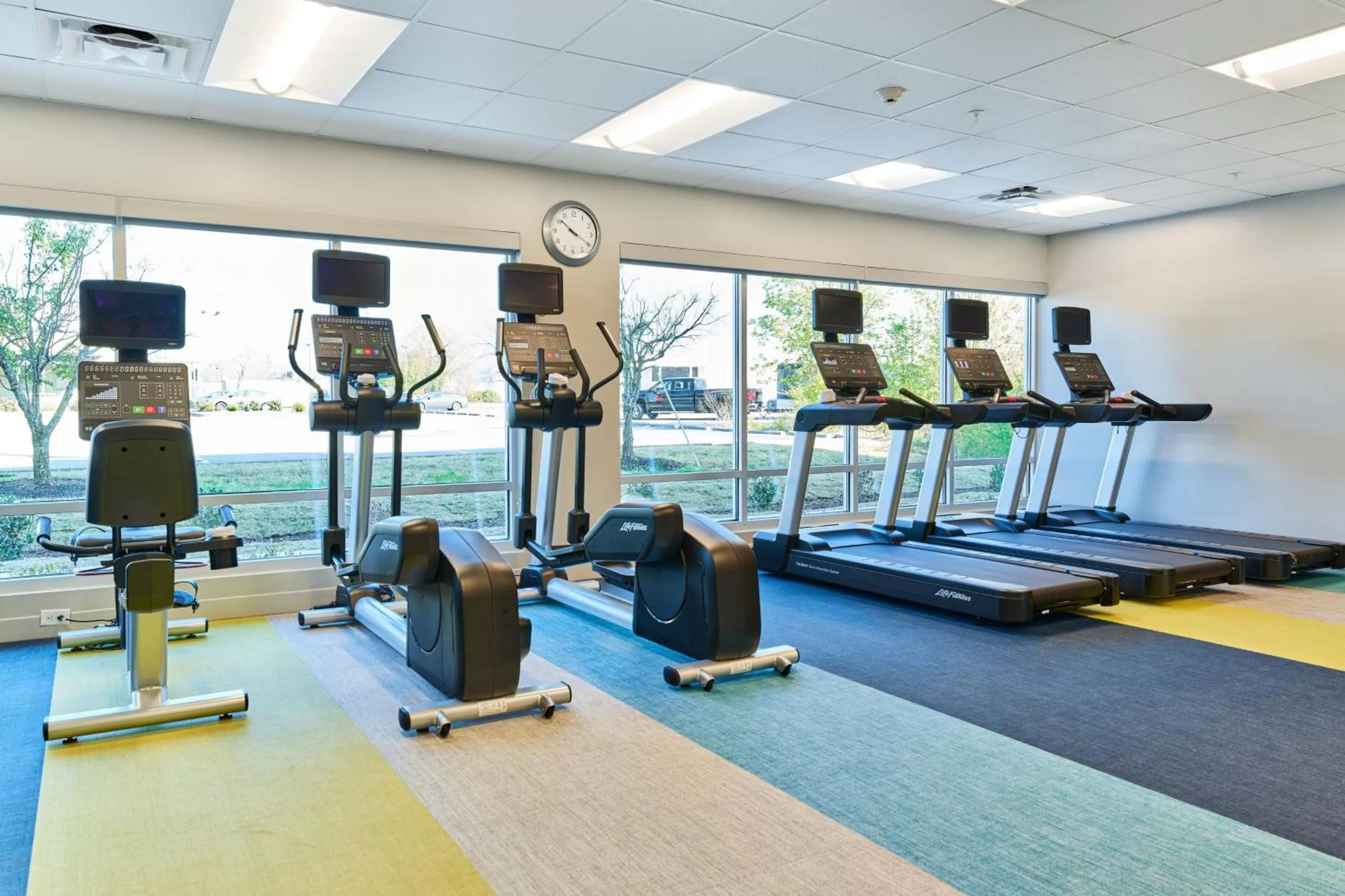 Fitness centre/facilities in TownePlace Suites by Marriott Hixson