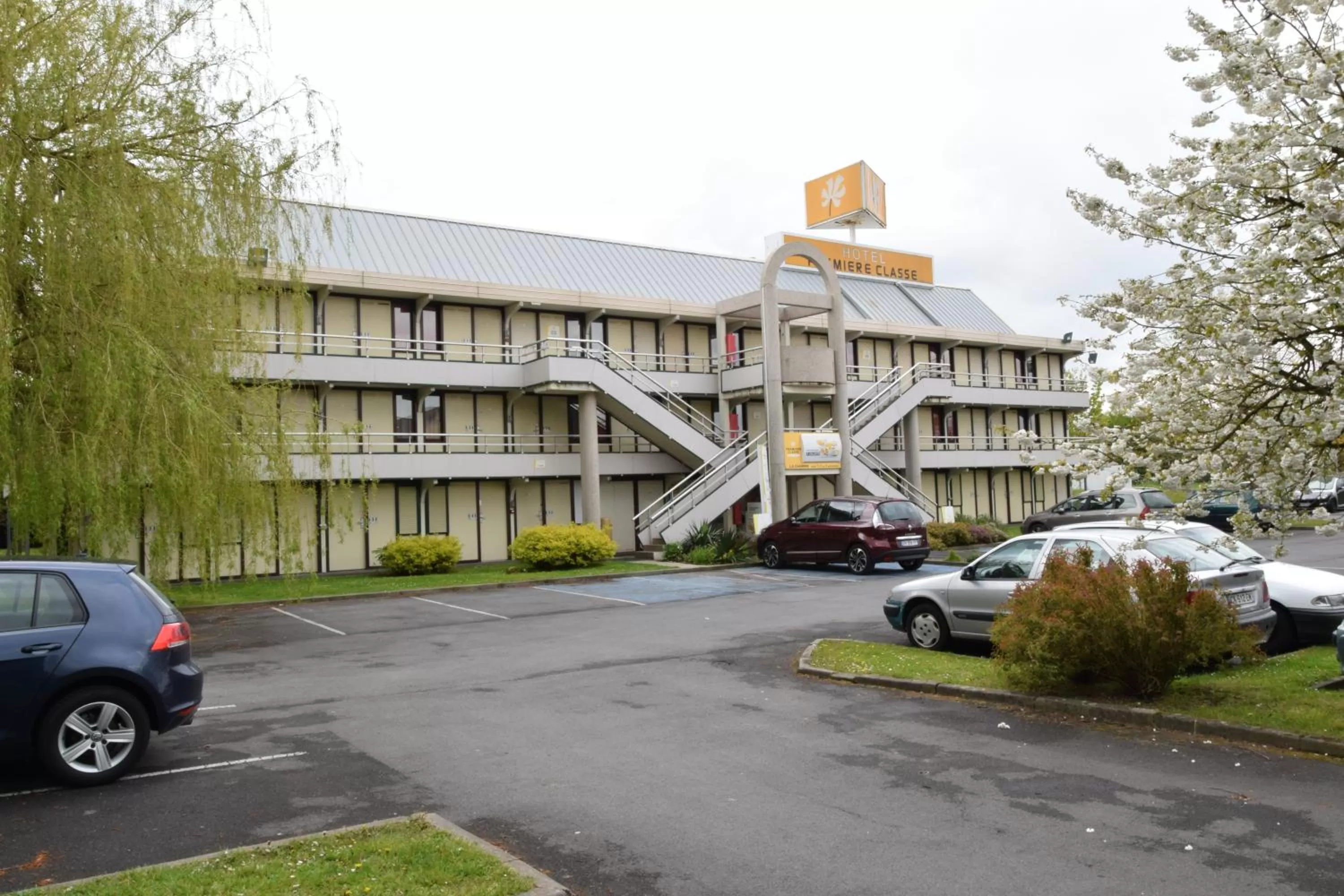 Property building in Premiere Classe Lille Sud - Douai Cuincy
