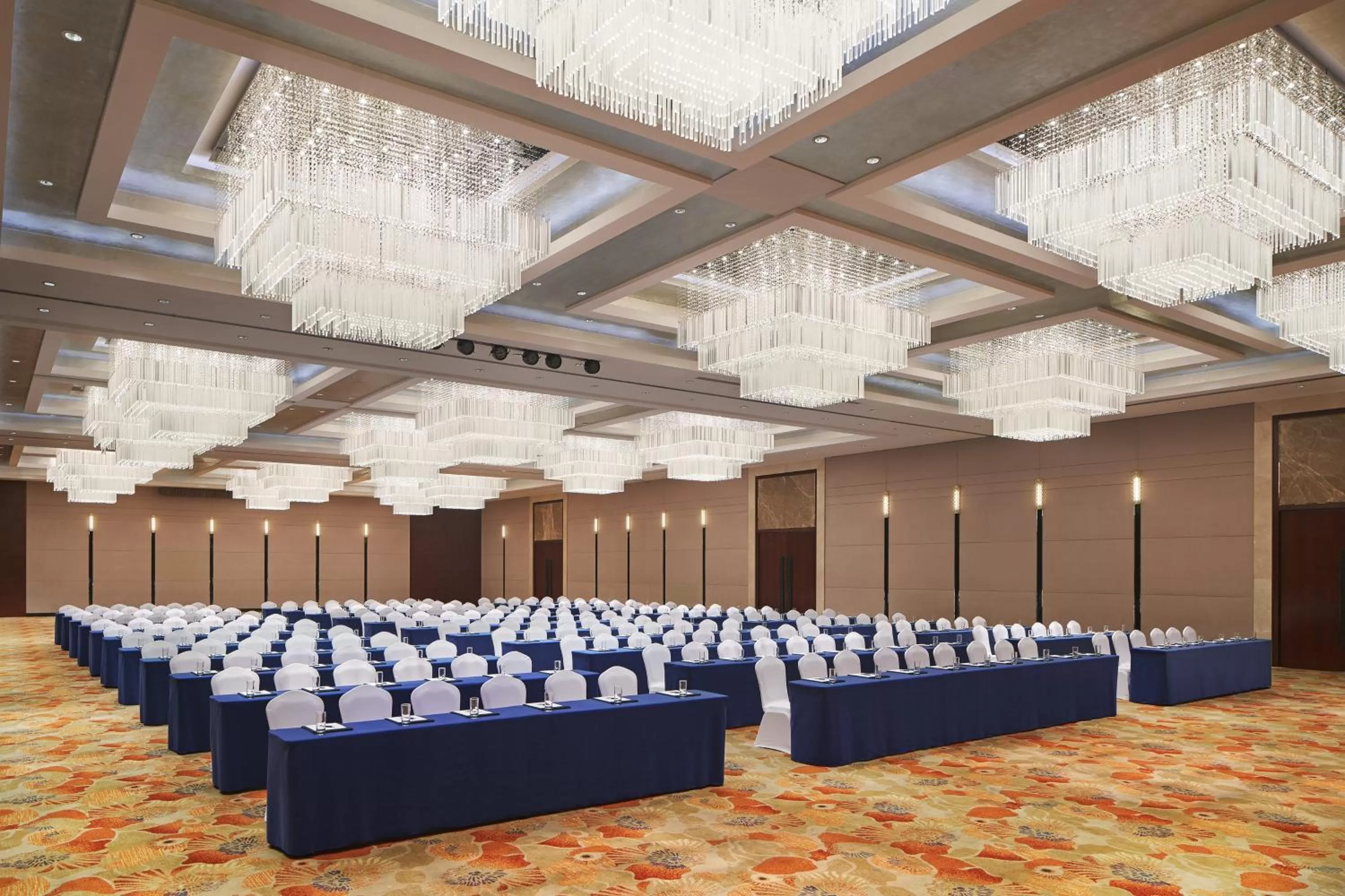 Meeting/conference room in Sheraton Yantai Golden Beach Resort
