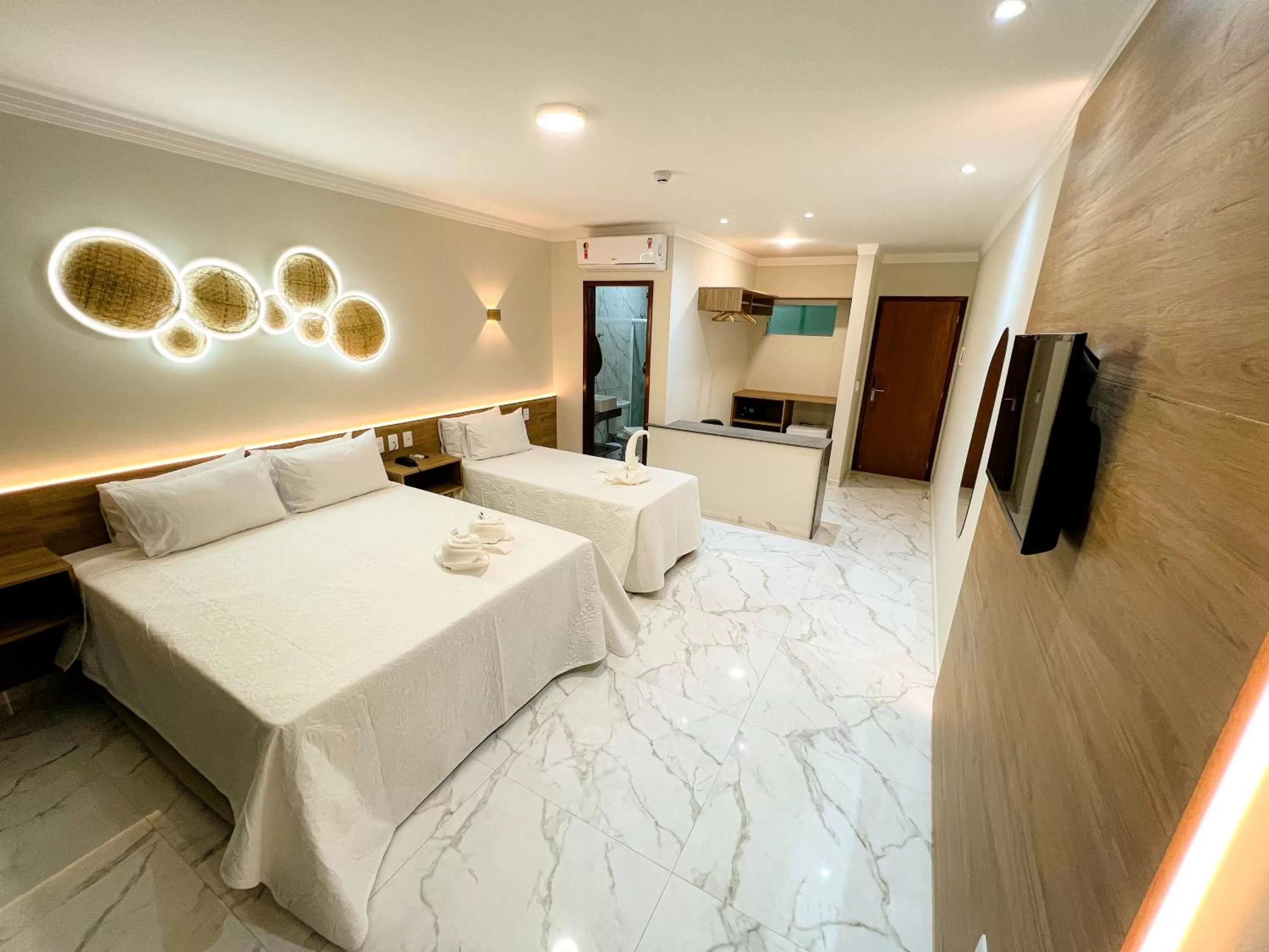 Photo of the whole room, Bed in Pousada Marítimos