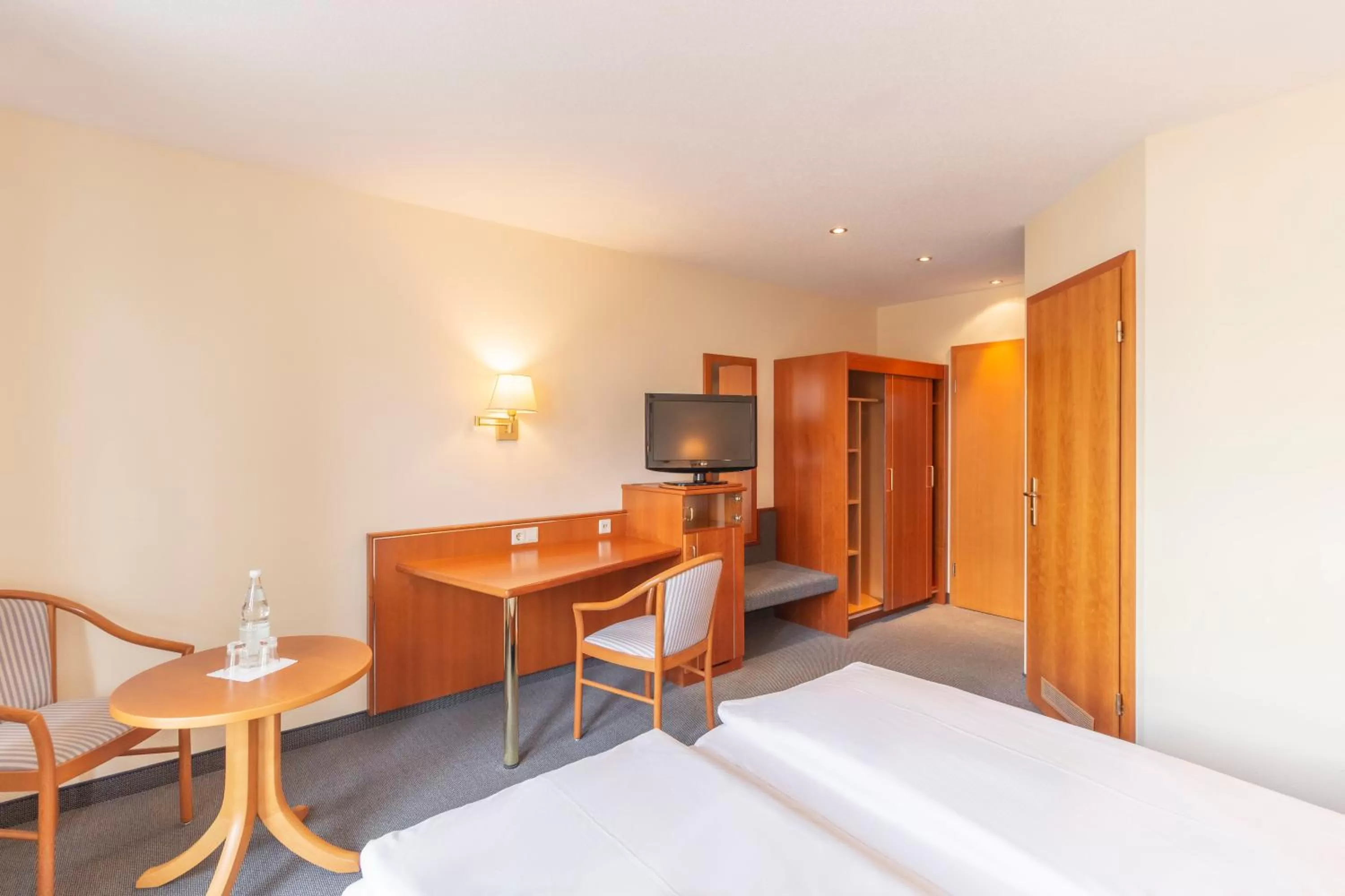 TV and multimedia, Bed in Hotel Markgraf Leipzig