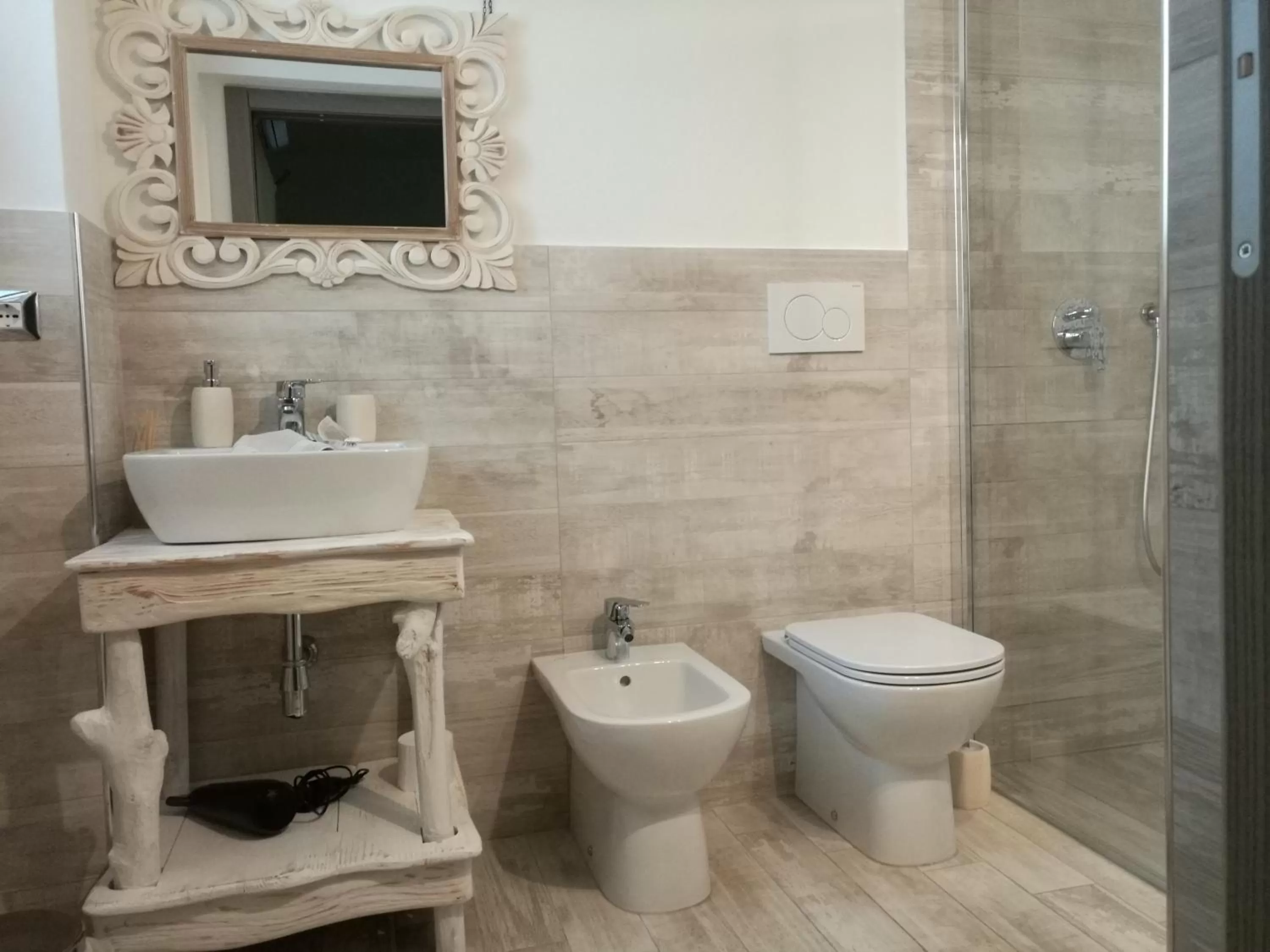 Bathroom in B&B Les Chambres Rooms & Suite