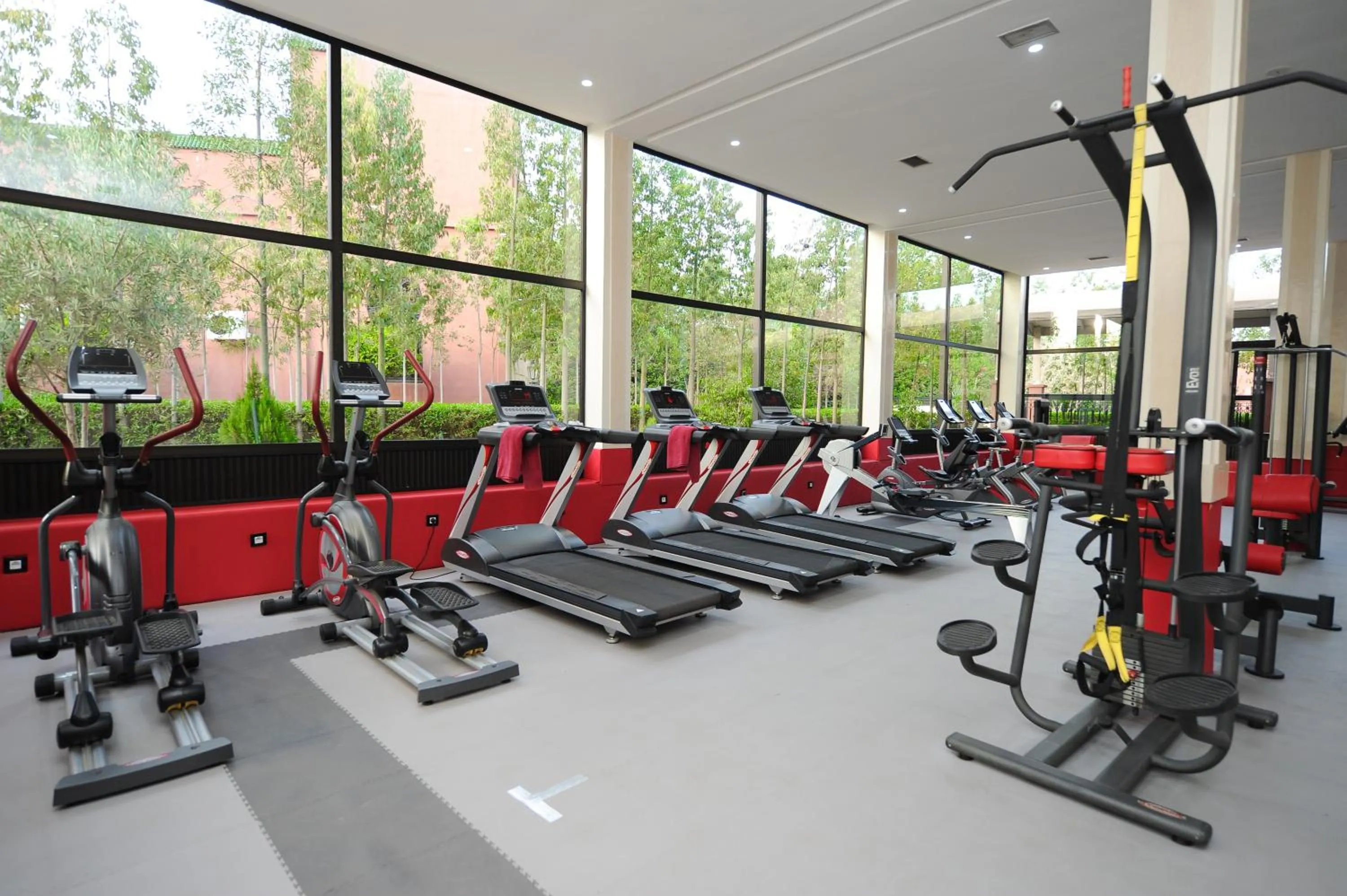 Fitness centre/facilities in Ennakhil Marrakech Hotel & SPA