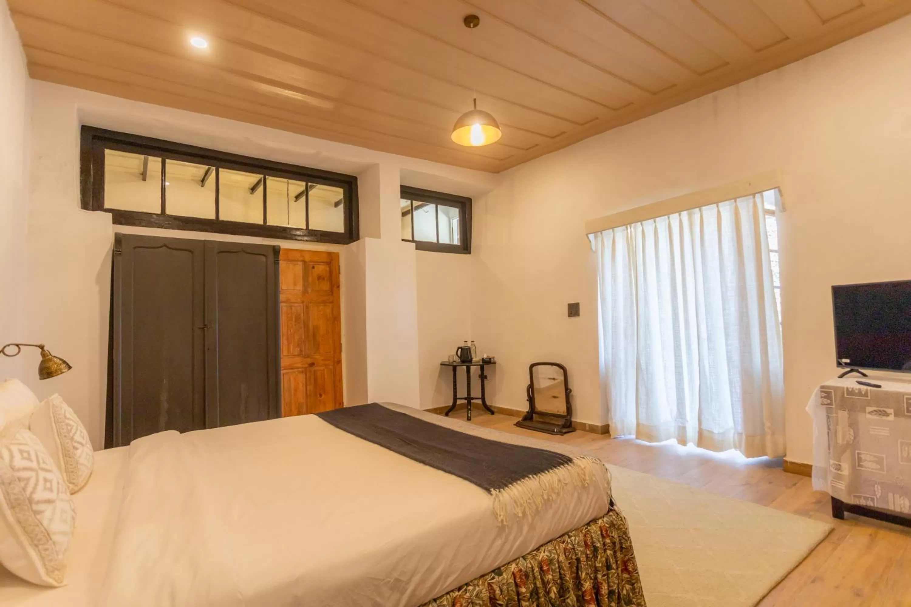 Bedroom, Bed in Seclude Shimla, Taraview