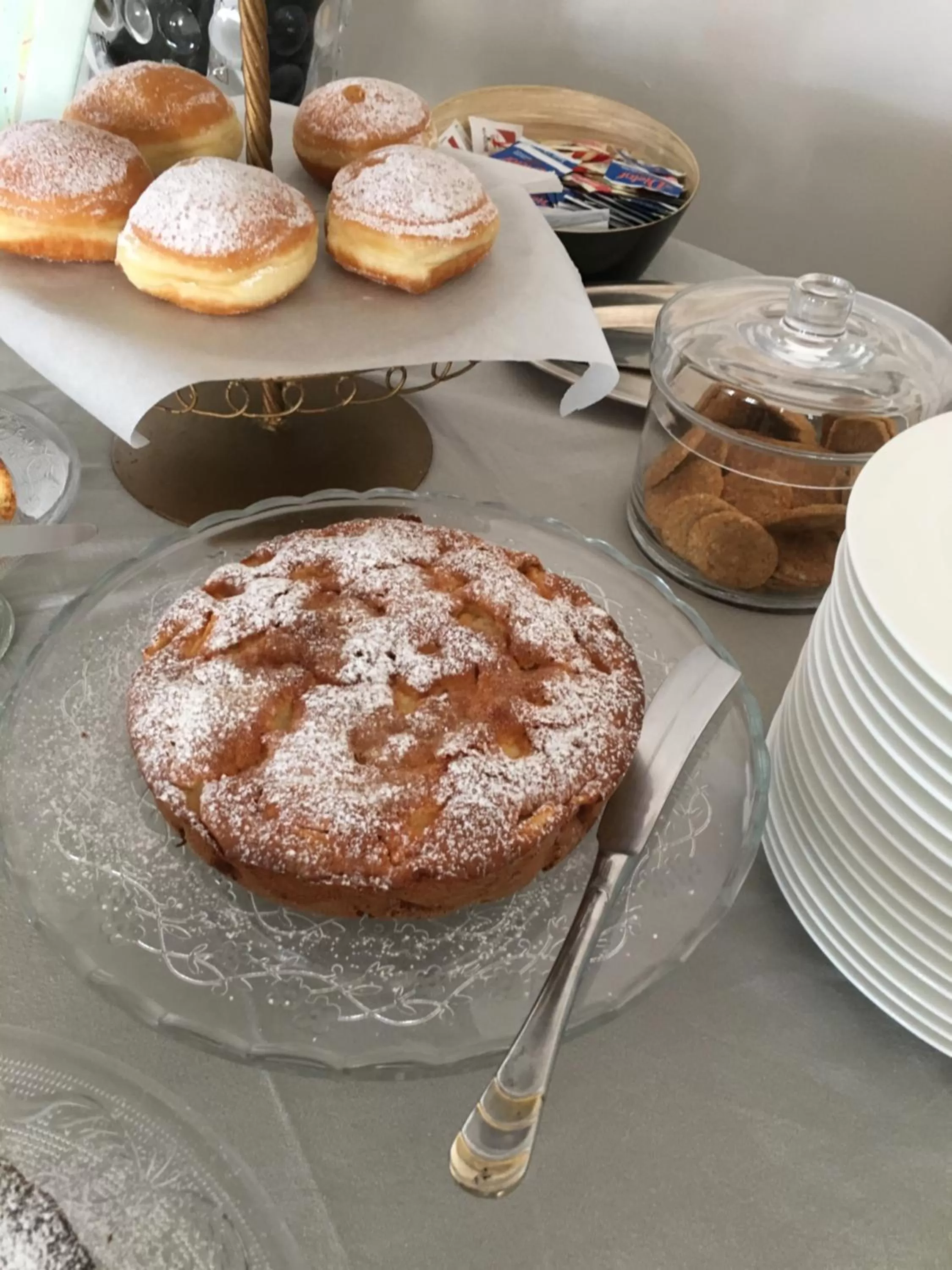 Food and drinks in Bell Suite Hotel