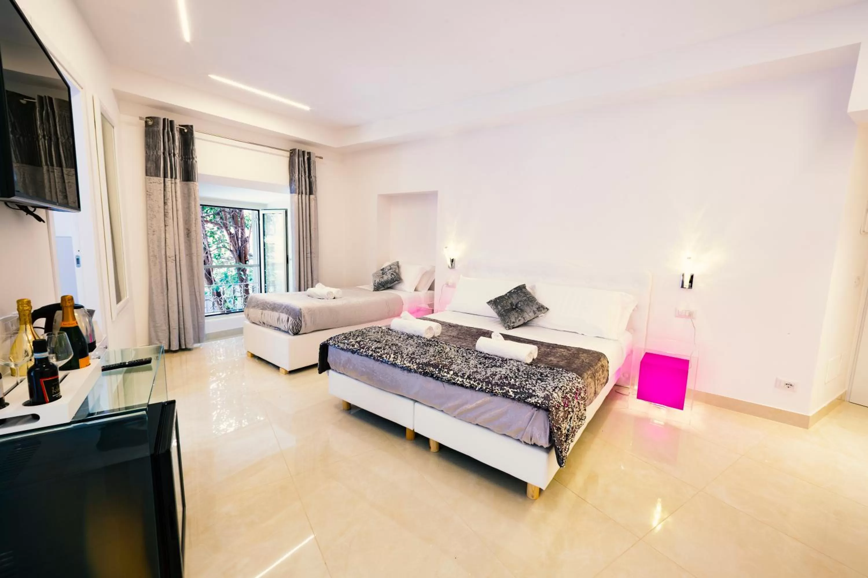 Photo of the whole room, Bed in San Pietro Grand Suite