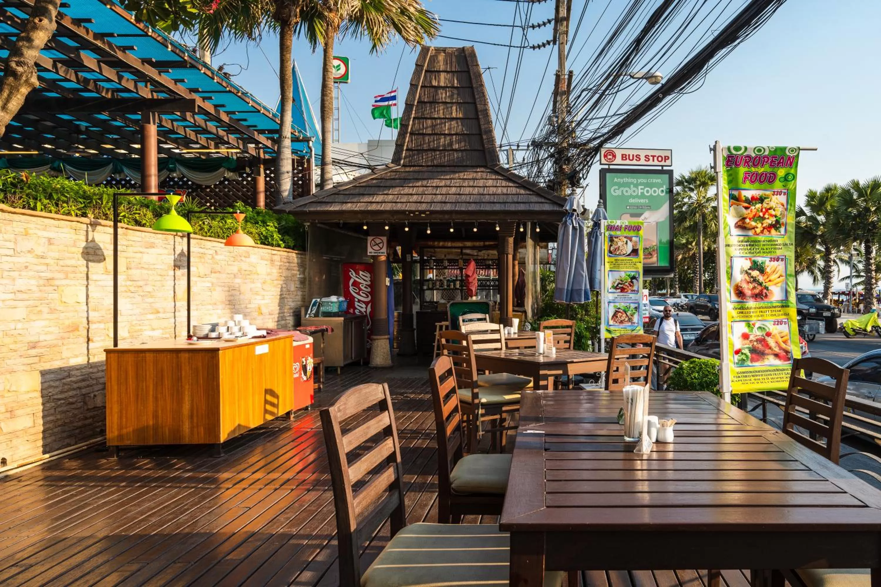 Restaurant/places to eat in Jomtien Palm Beach Hotel and Resort