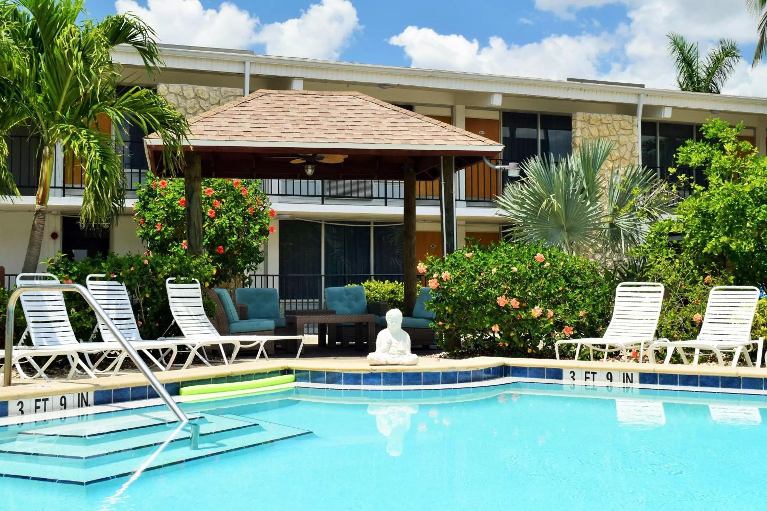 Swimming pool in Dolphin Key Resort - Cape Coral