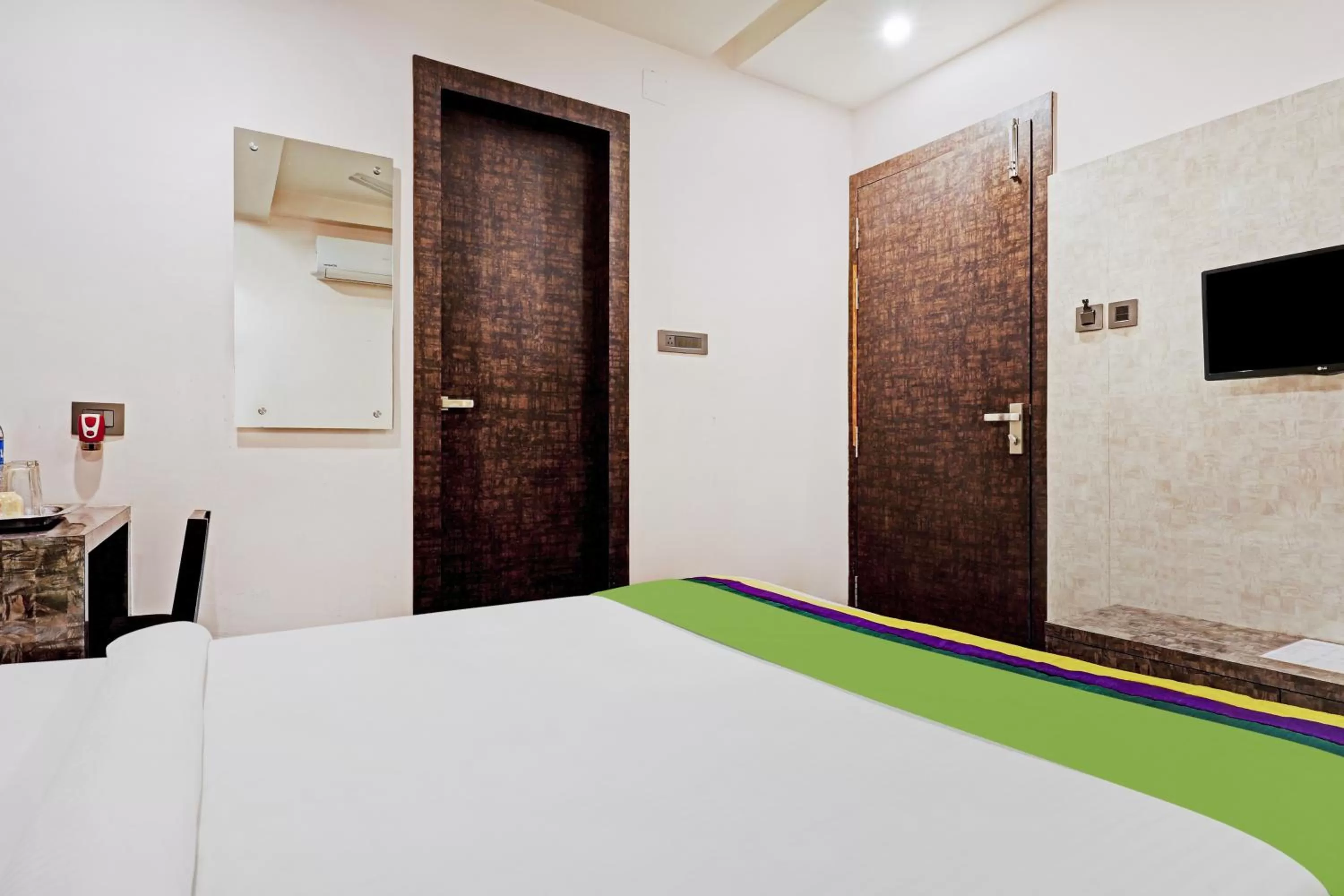 Bedroom, Bed in Itsy Hotels Ransu Residency