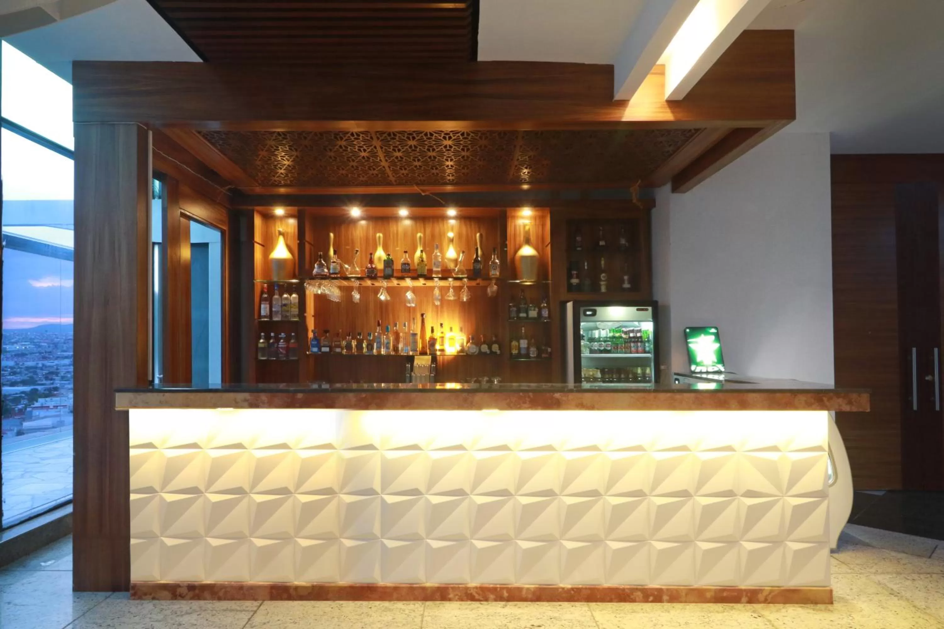 Lounge or bar in Holiday Inn Queretaro Zona Diamante by IHG