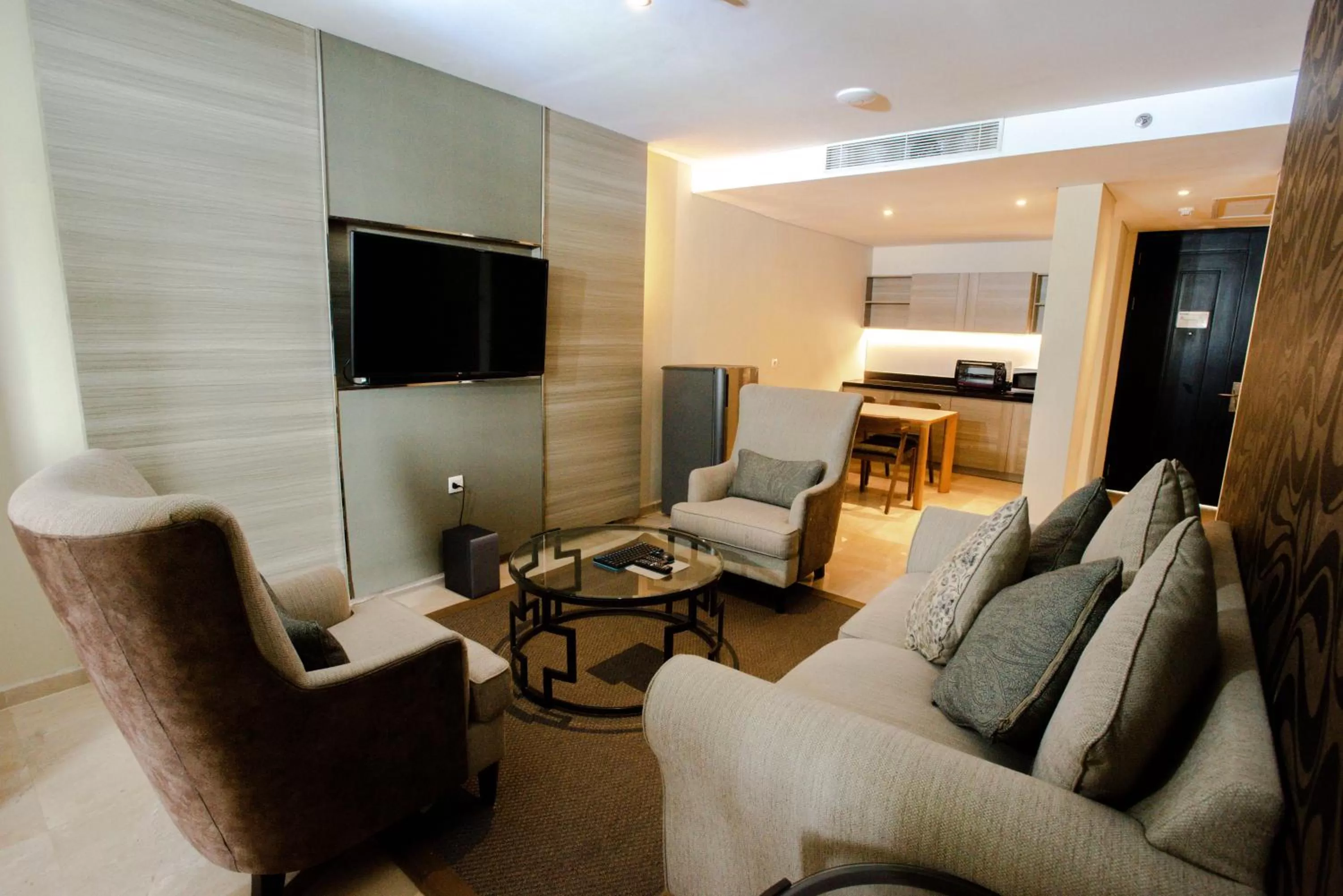 Living room, Seating Area in Swiss-Belresort Watu Jimbar